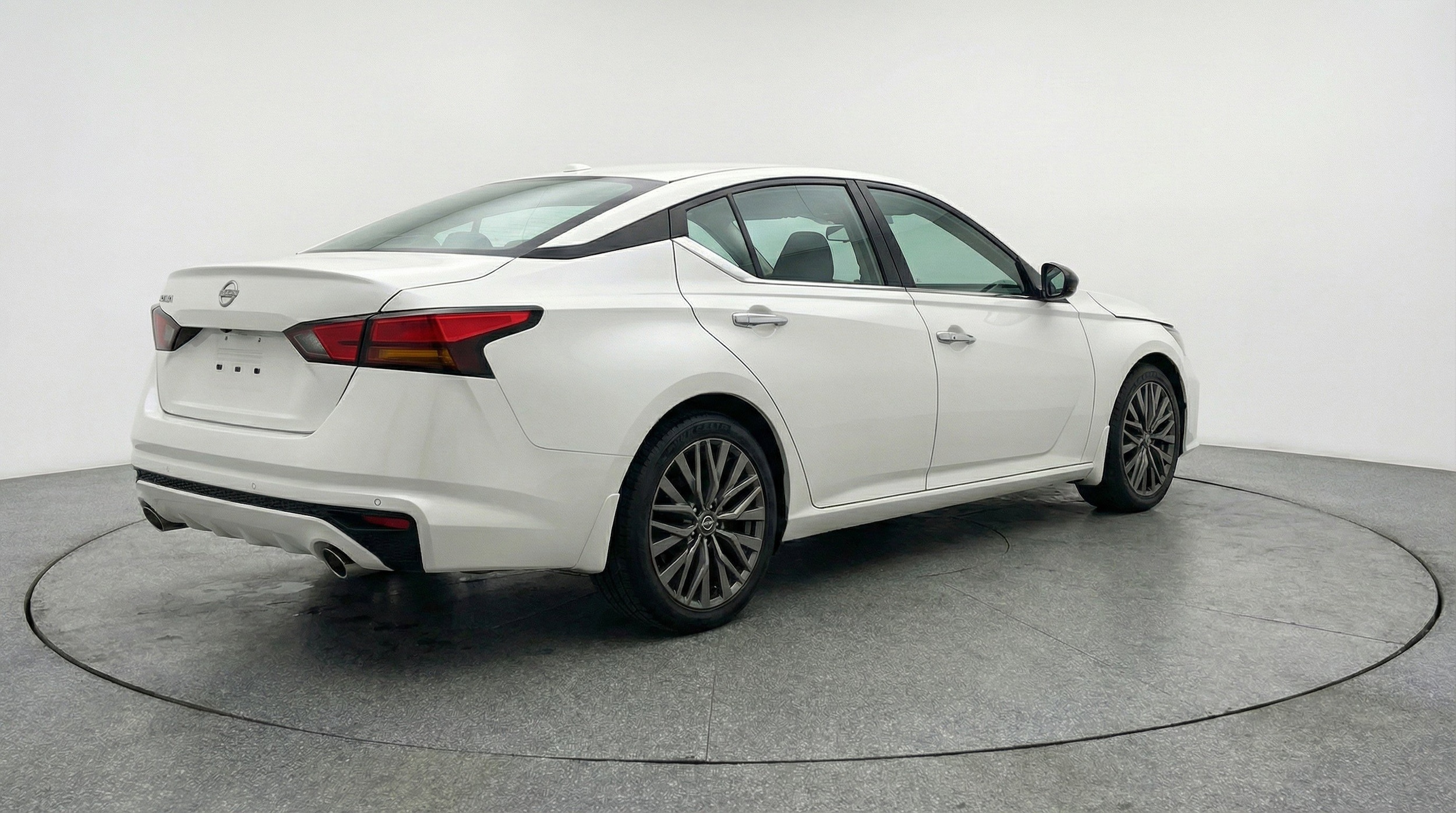 Thumbnail: 2025 Nissan Altima - 9