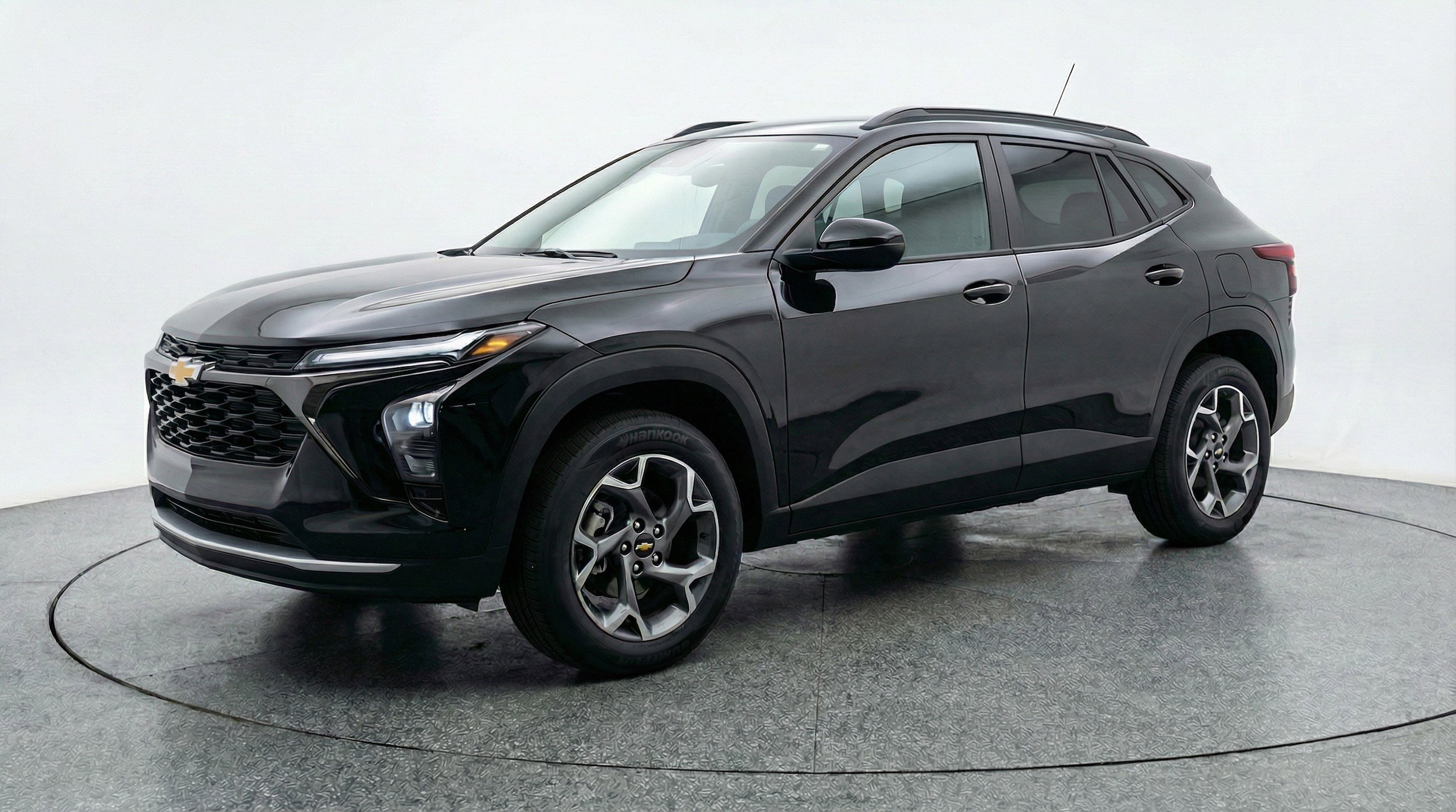 Thumbnail: 2025 Chevrolet Trax - 3
