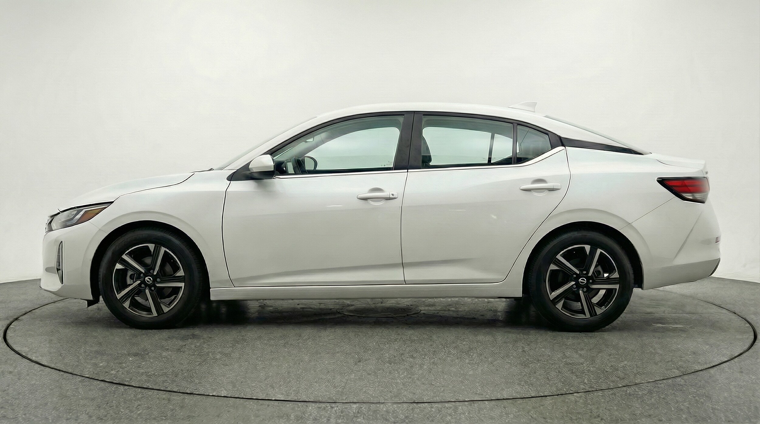 Thumbnail: 2025 Nissan Sentra - 4