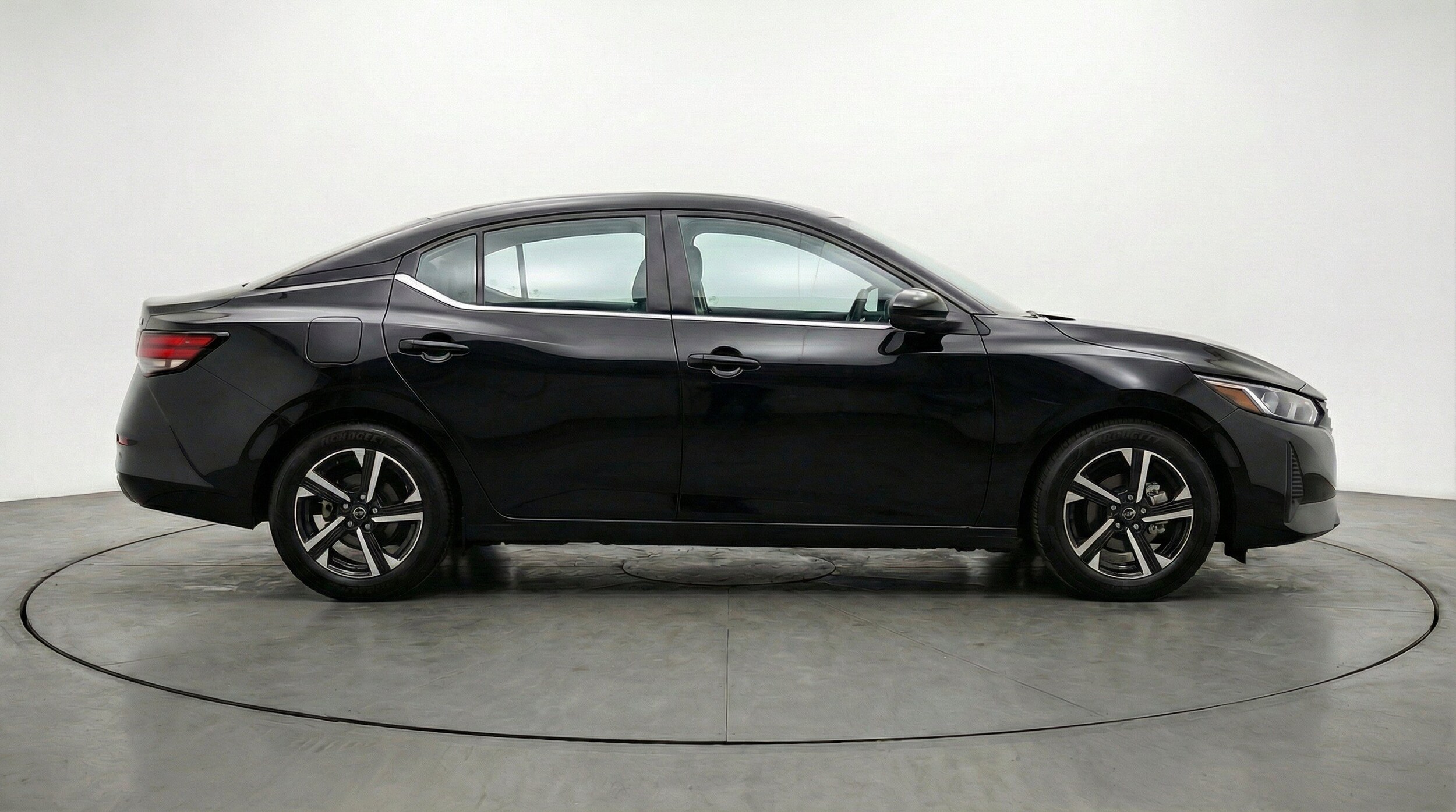 Thumbnail: 2025 Nissan Sentra - 10
