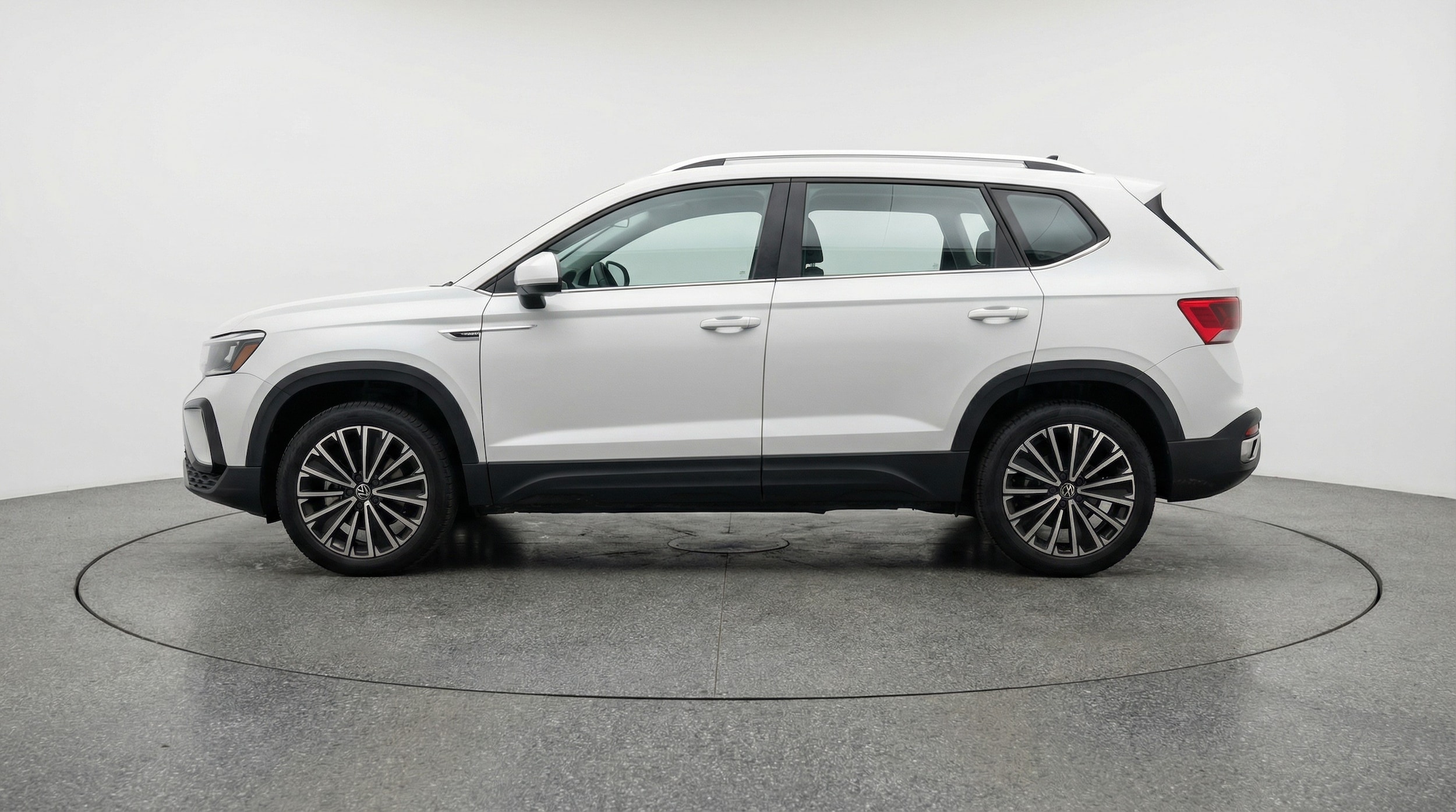 Thumbnail: 2025 Volkswagen Taos - 4