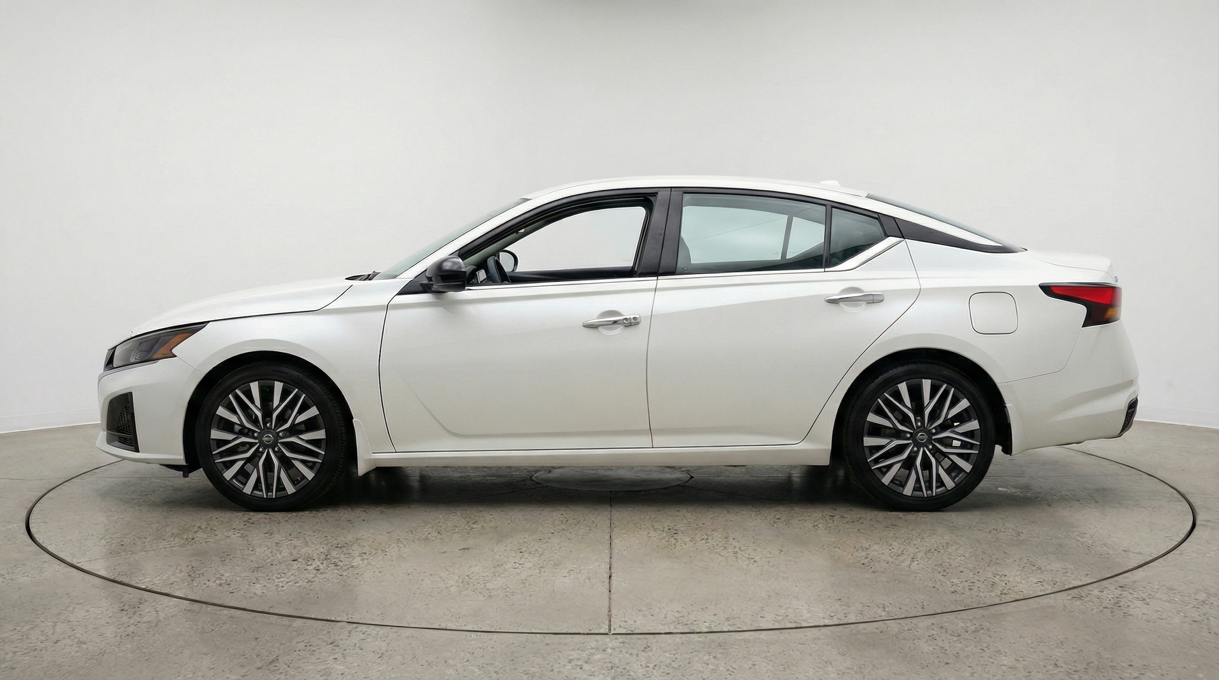 Thumbnail: 2025 Nissan Altima - 4