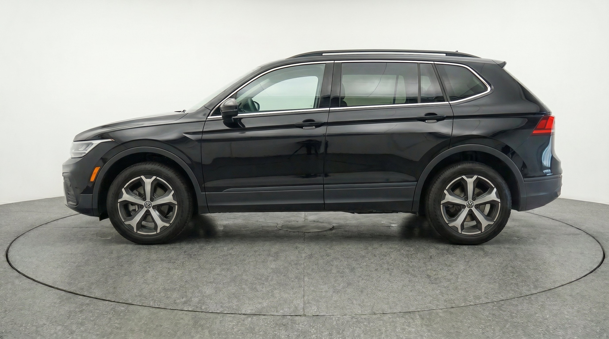 Thumbnail: 2026 Volkswagen Tiguan - 5