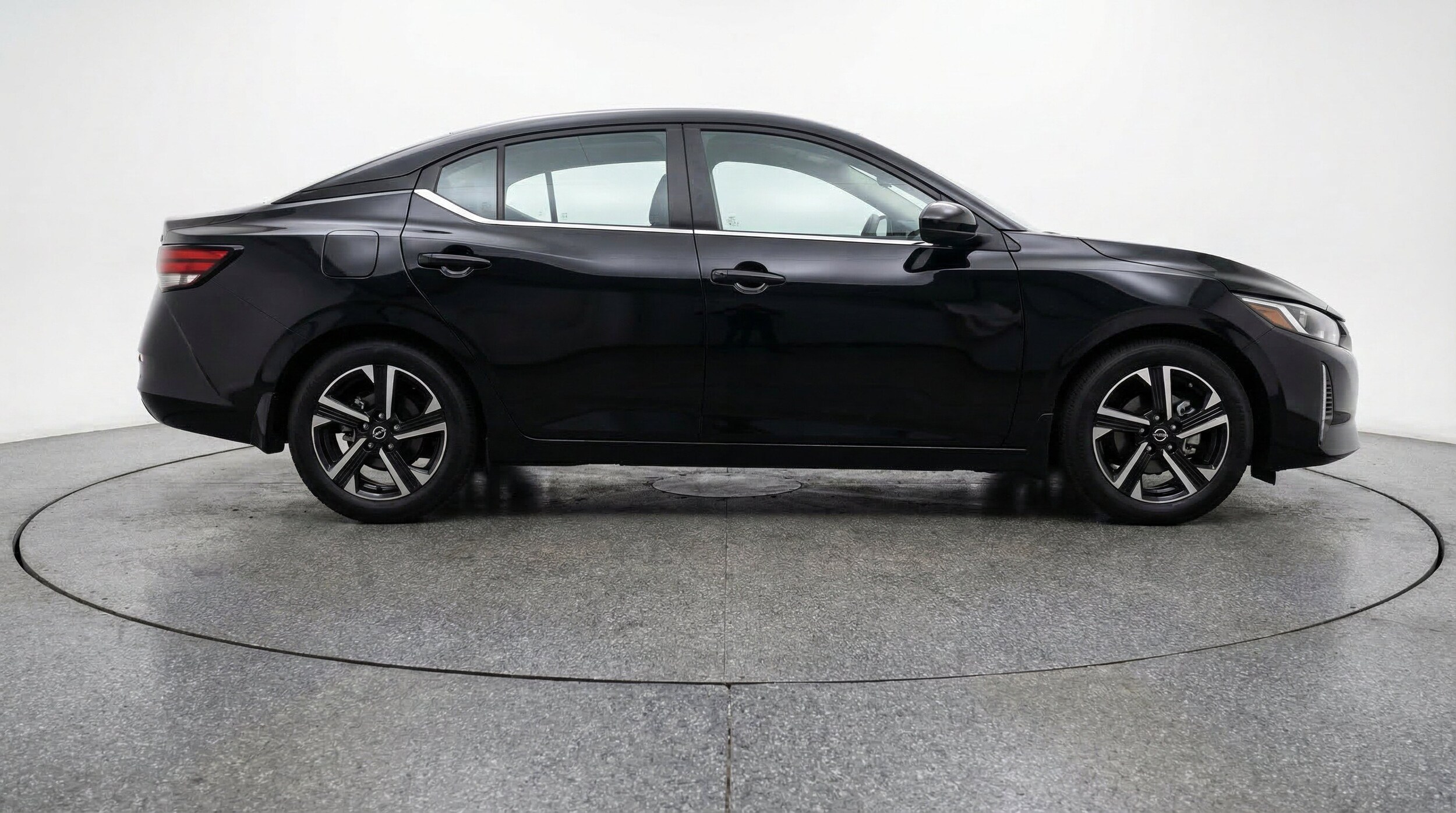 Thumbnail: 2025 Nissan Sentra - 10