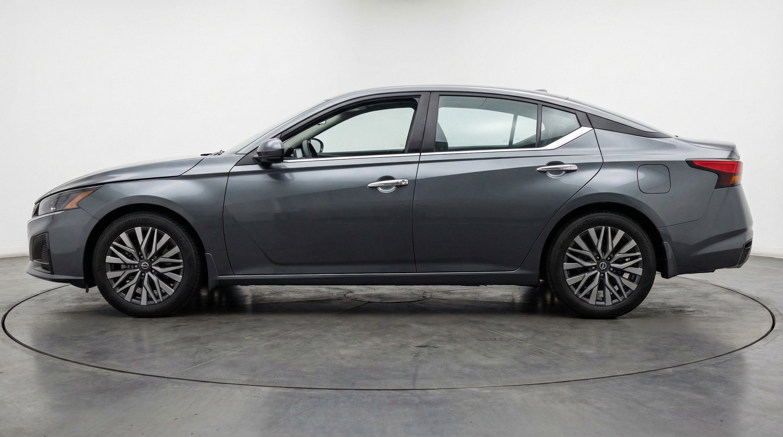 Thumbnail: 2025 Nissan Altima - 5