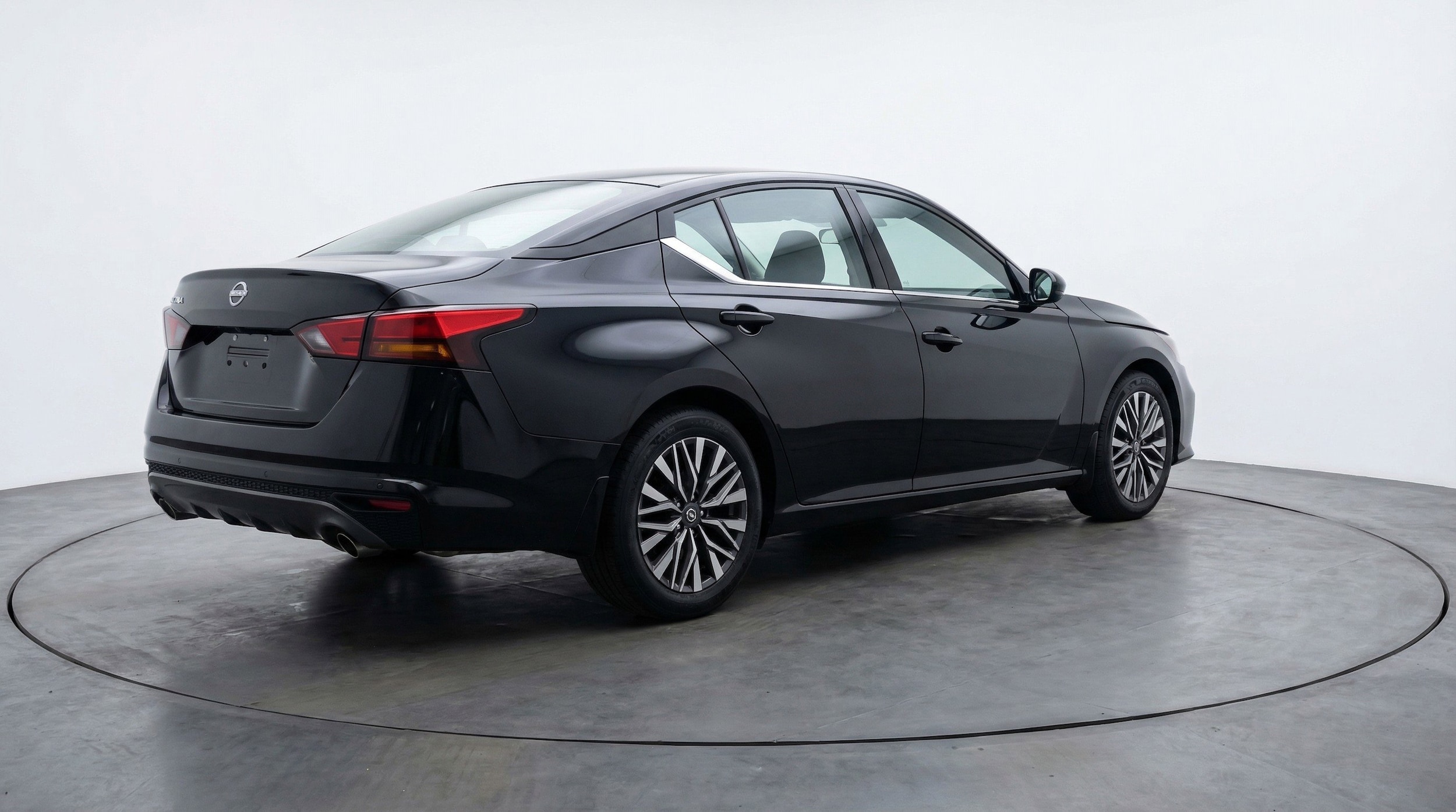 Thumbnail: 2025 Nissan Altima - 9