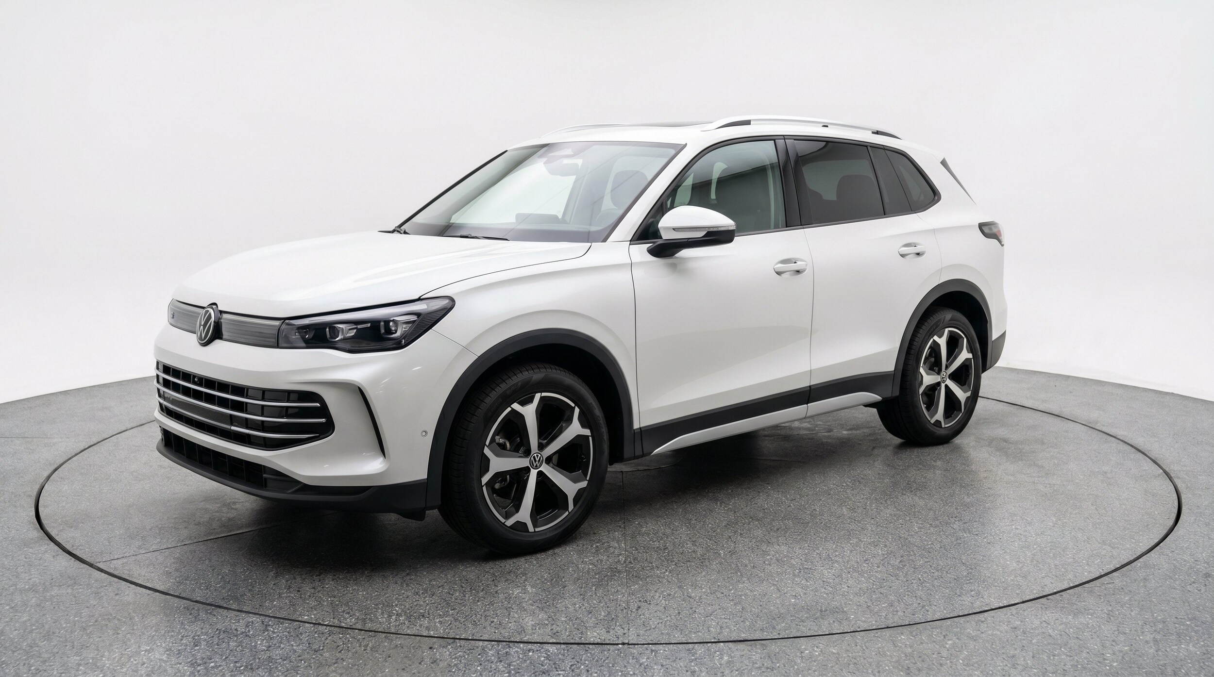 Thumbnail: 2026 Volkswagen Tiguan - 3