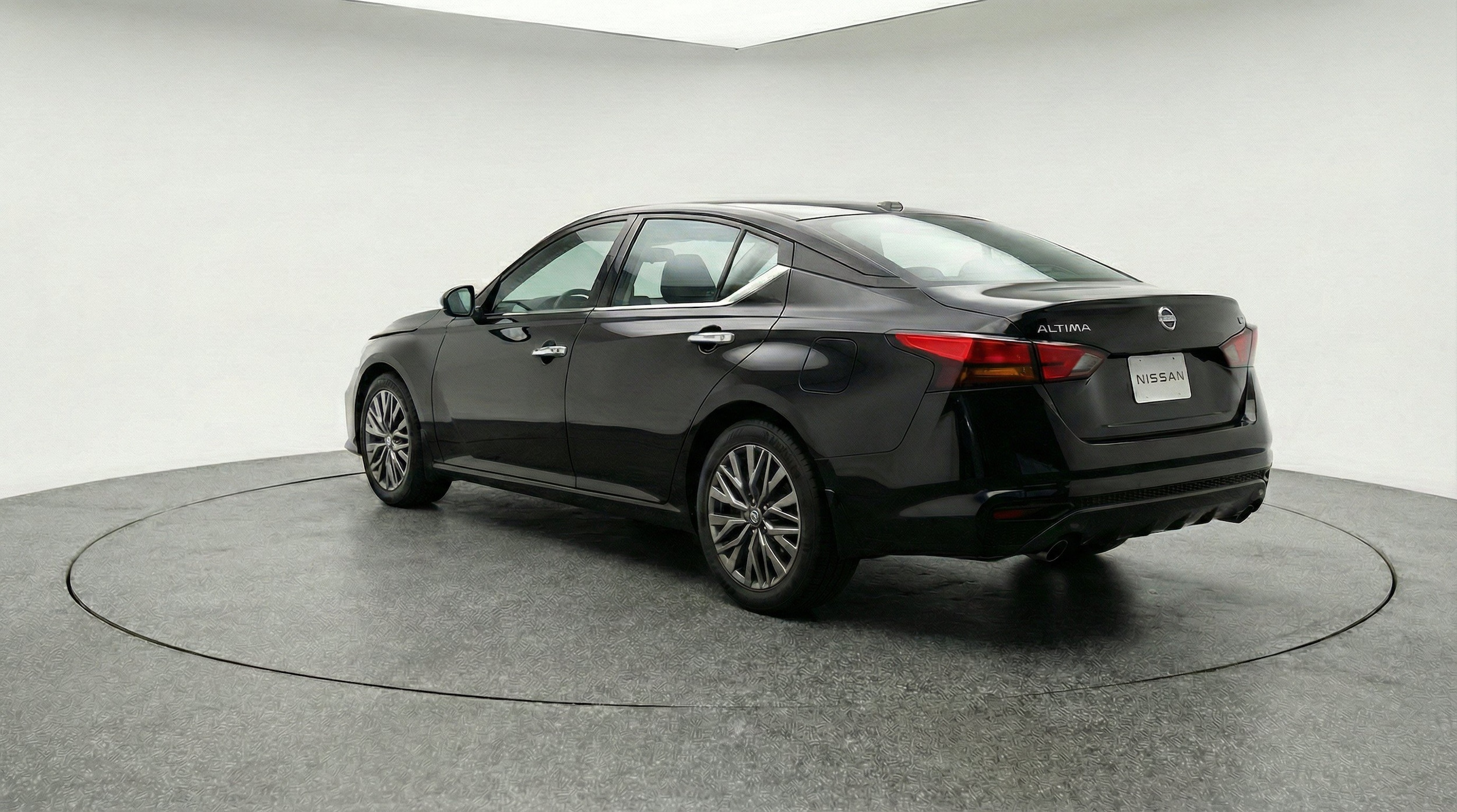 Thumbnail: 2025 Nissan Altima - 6