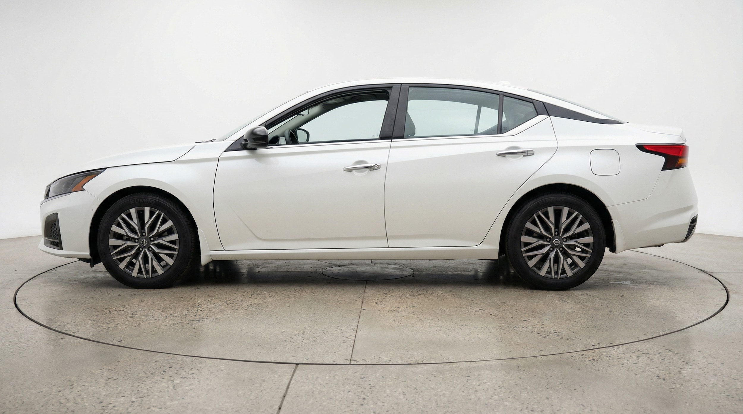 Thumbnail: 2025 Nissan Altima - 4