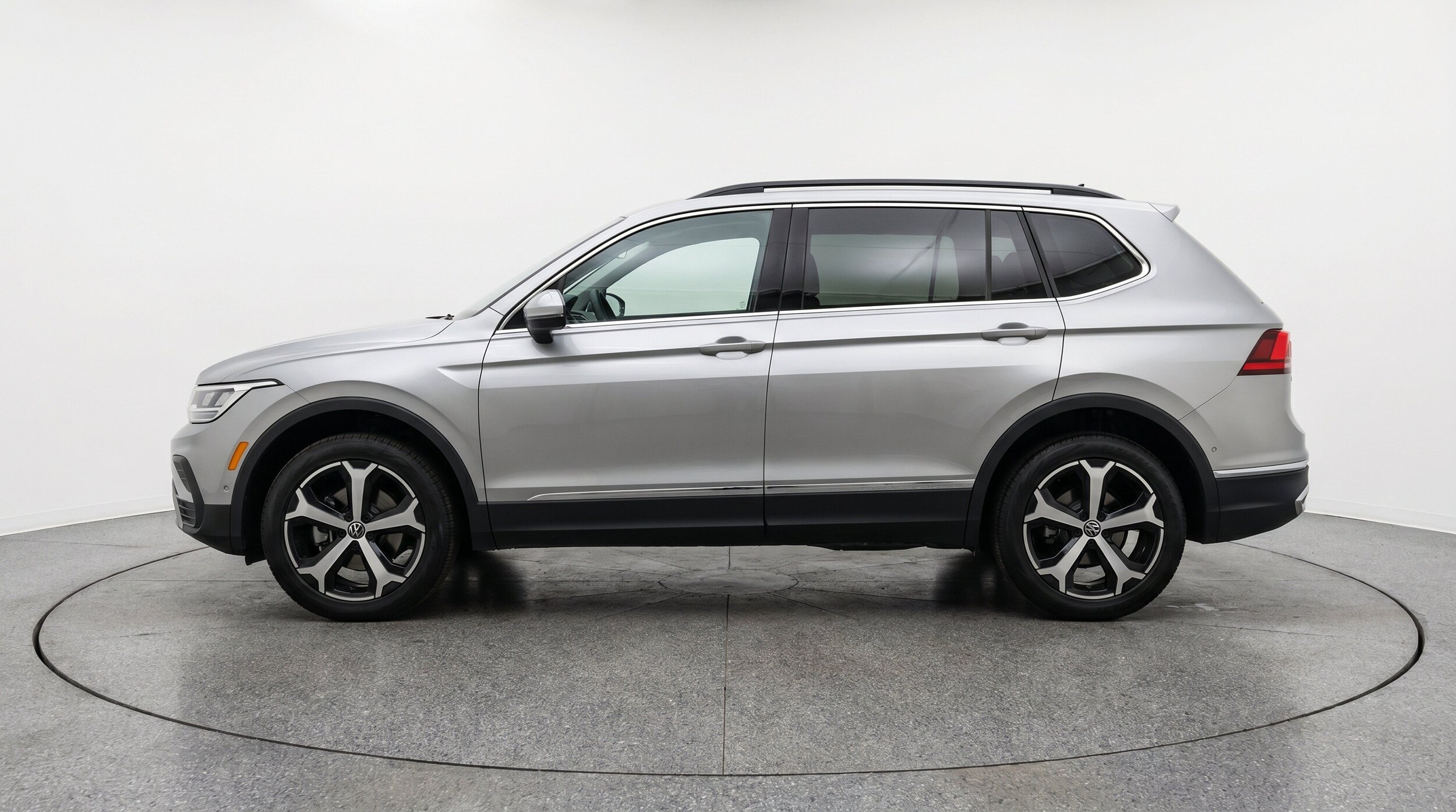 Thumbnail: 2026 Volkswagen Tiguan - 5