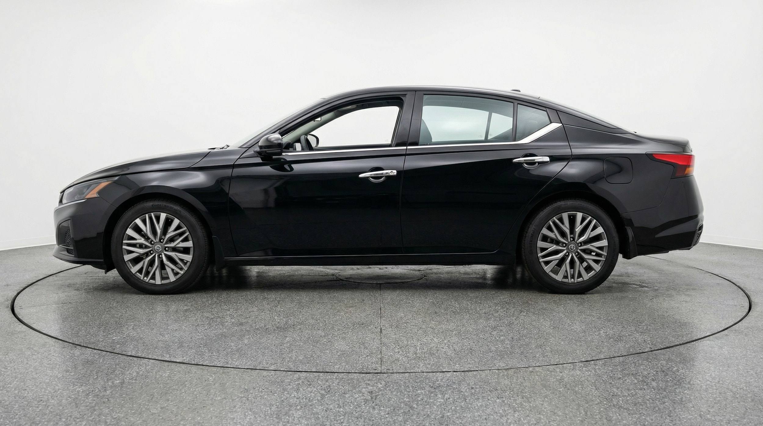 Thumbnail: 2025 Nissan Altima - 4