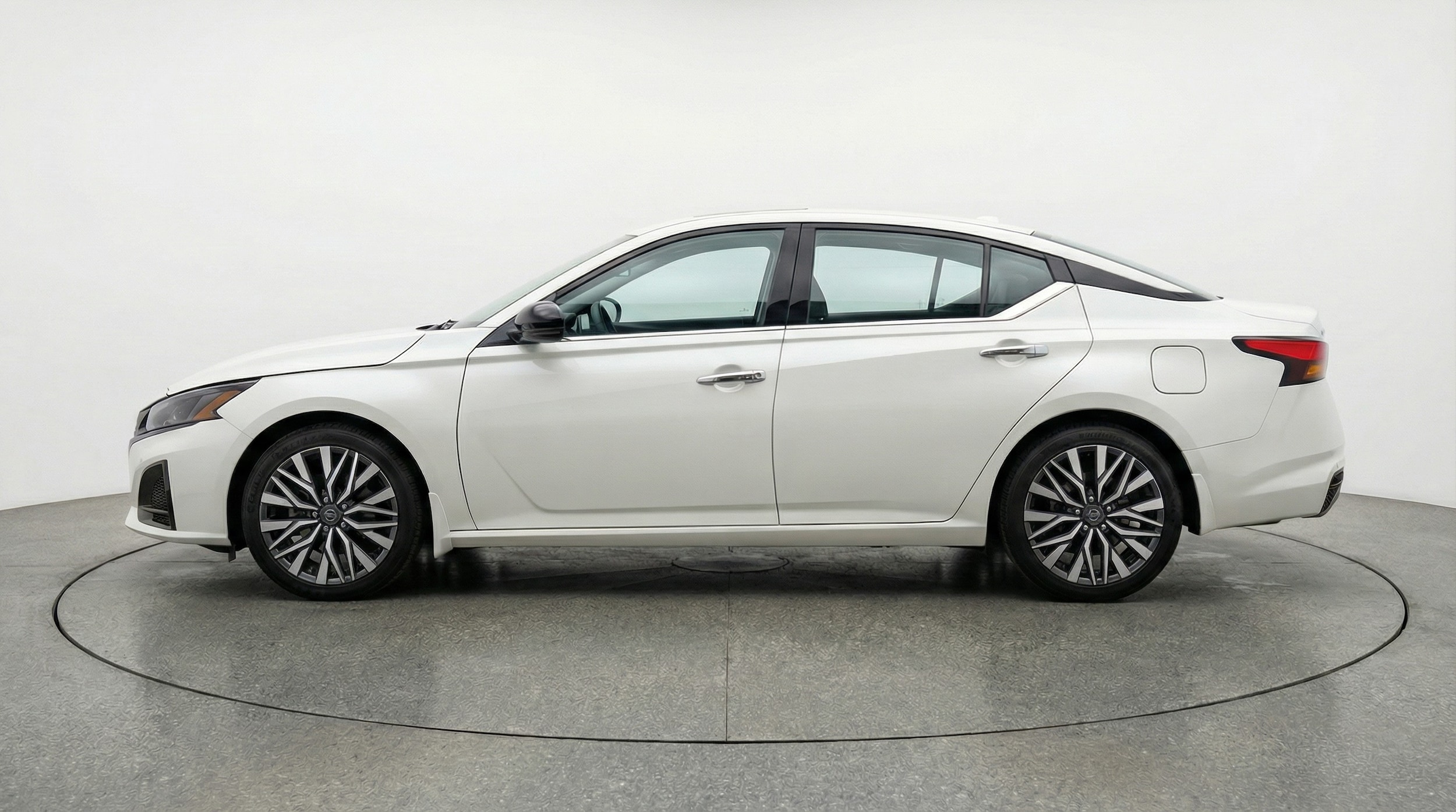 Thumbnail: 2025 Nissan Altima - 4