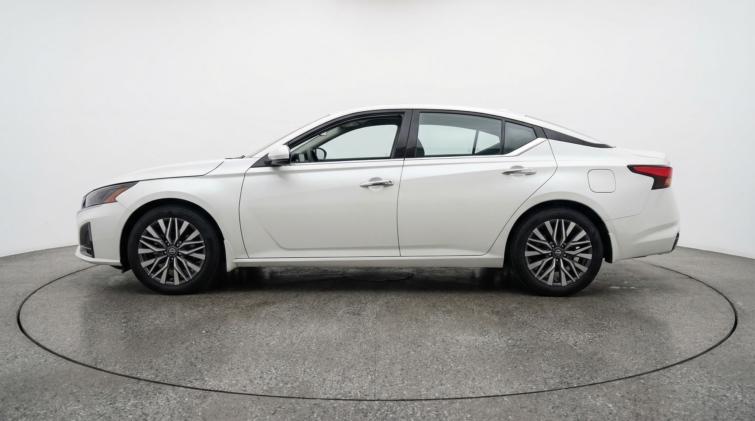 Thumbnail: 2025 Nissan Altima - 4