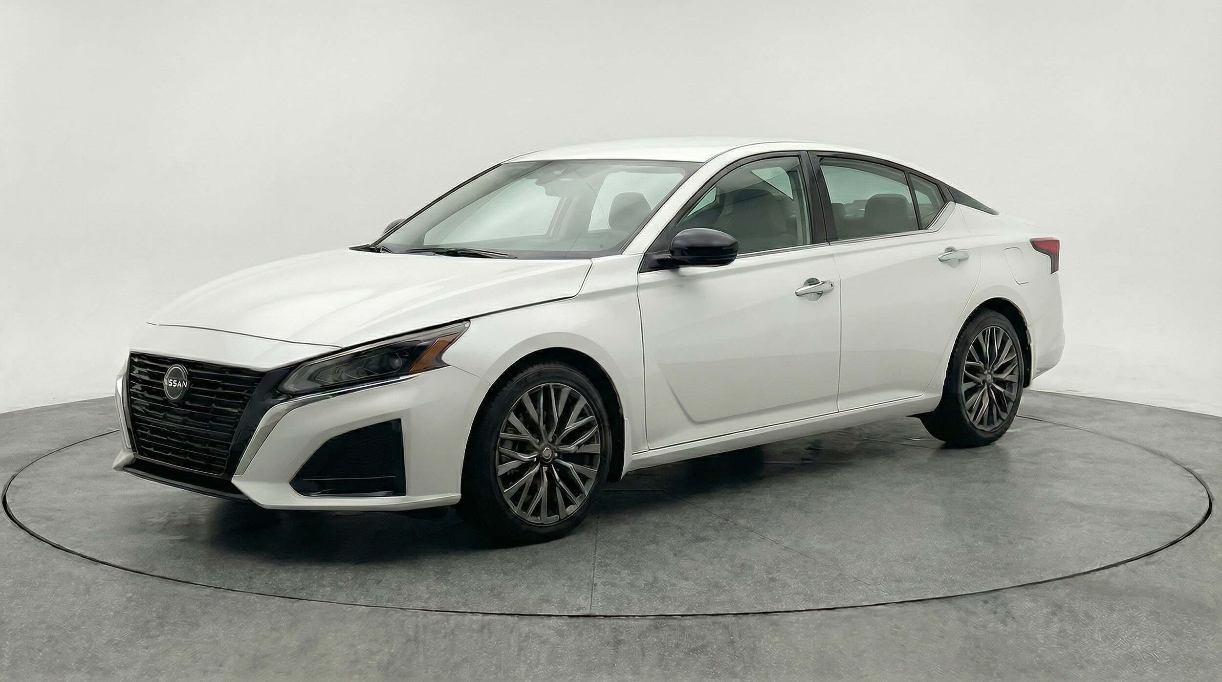 Thumbnail: 2025 Nissan Altima - 3