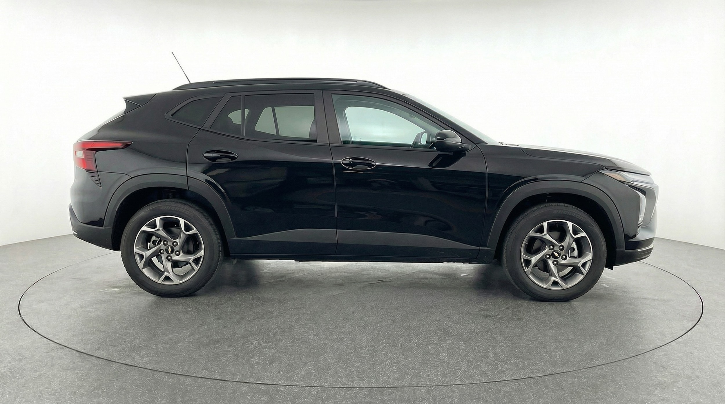 Thumbnail: 2025 Chevrolet Trax - 8