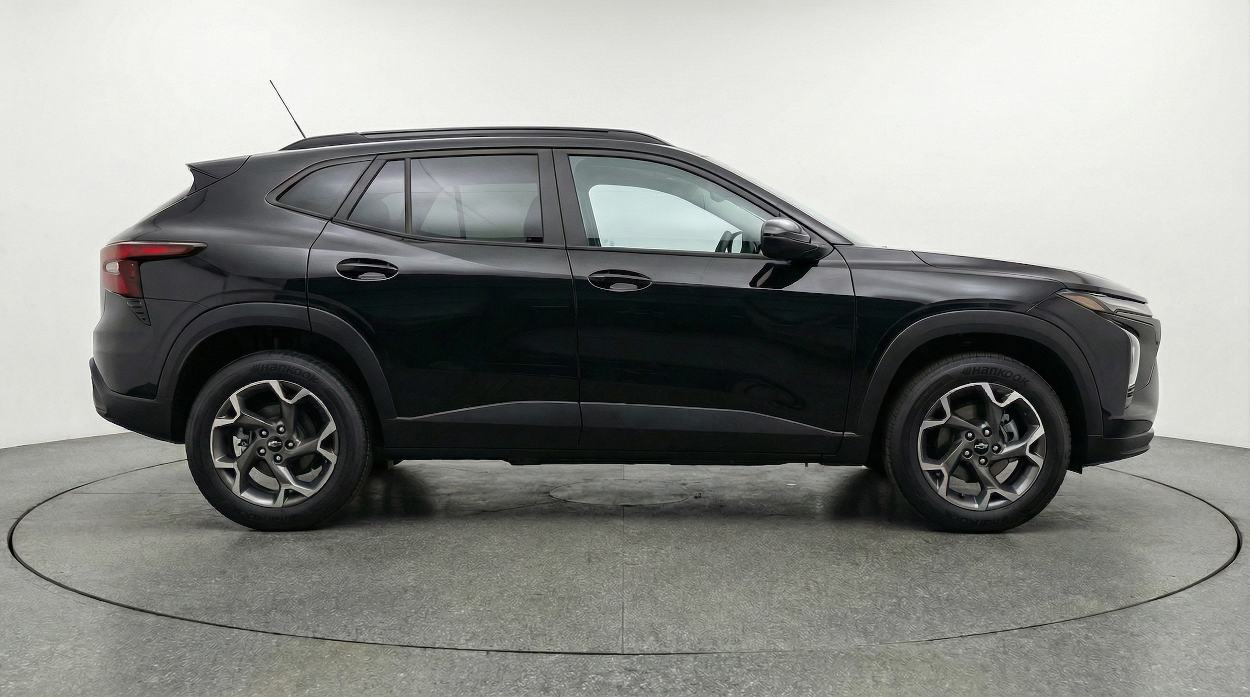 Thumbnail: 2025 Chevrolet Trax - 8