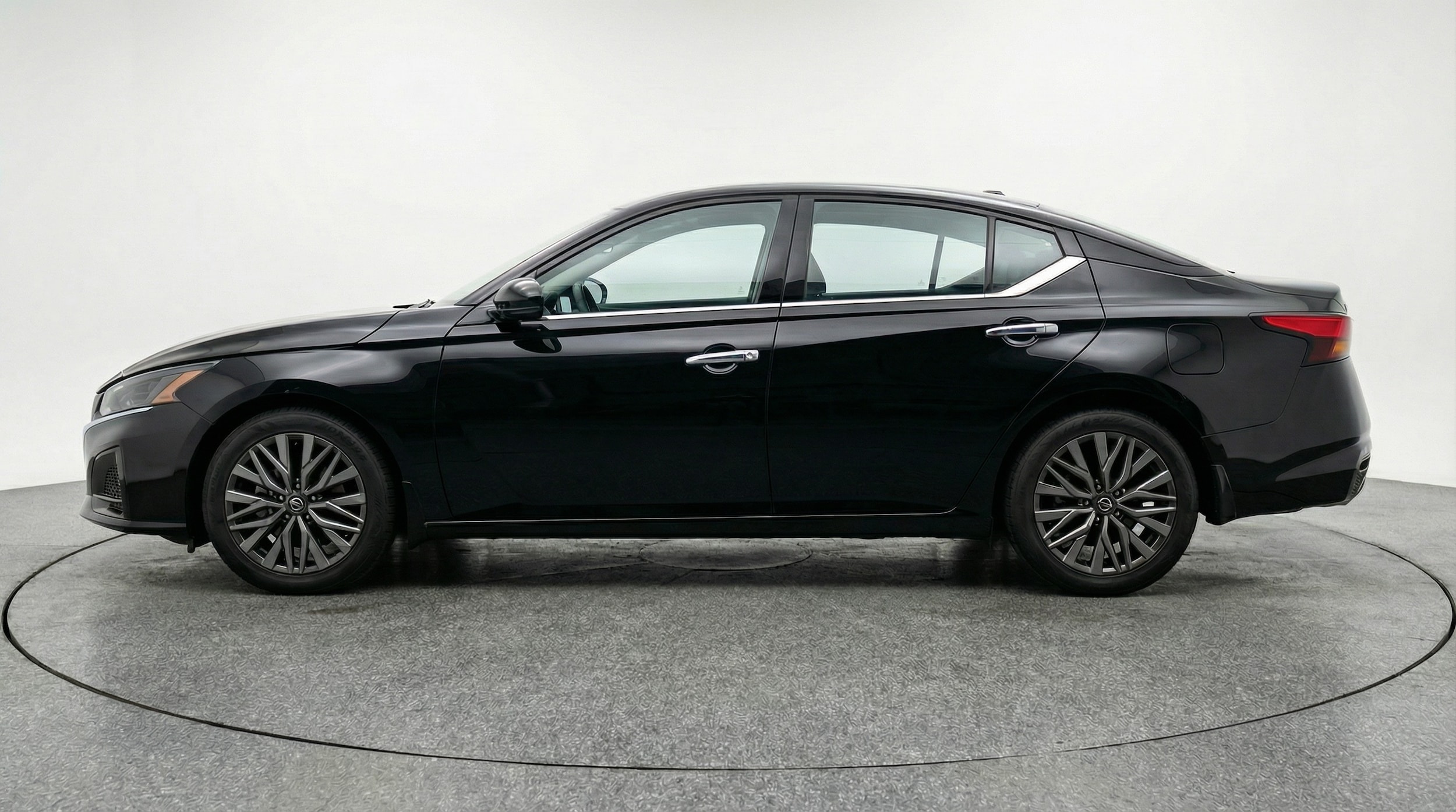 Thumbnail: 2025 Nissan Altima - 4