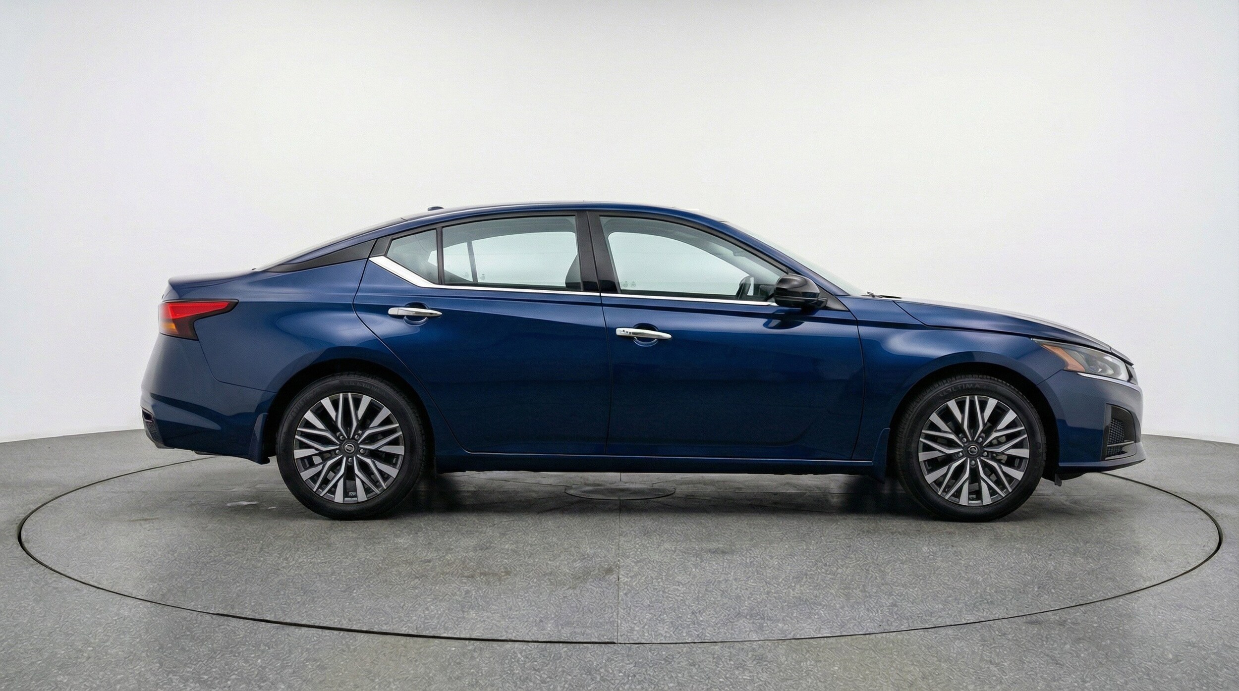 Thumbnail: 2025 Nissan Altima - 11