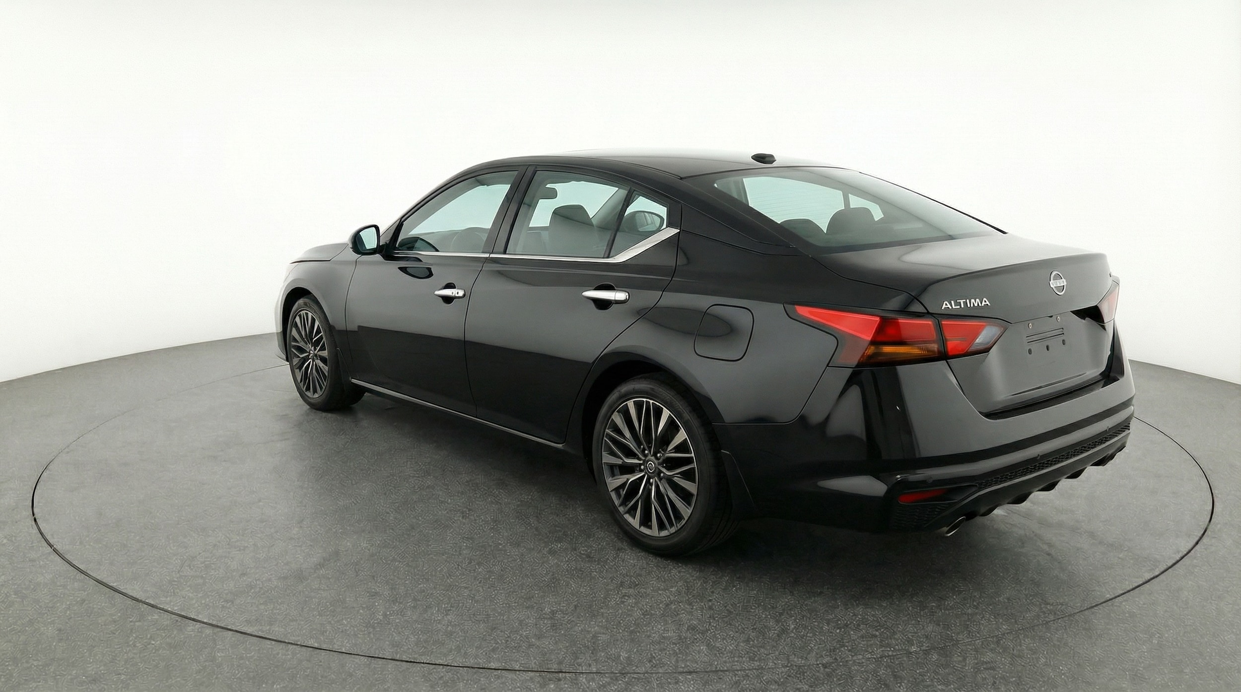 Thumbnail: 2025 Nissan Altima - 5