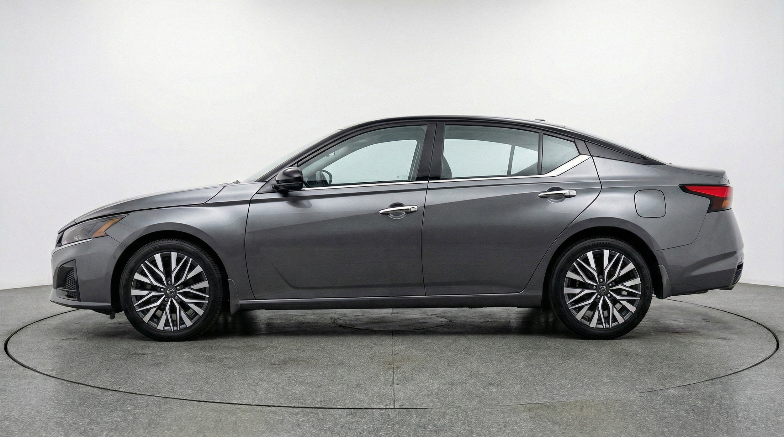 Thumbnail: 2025 Nissan Altima - 5