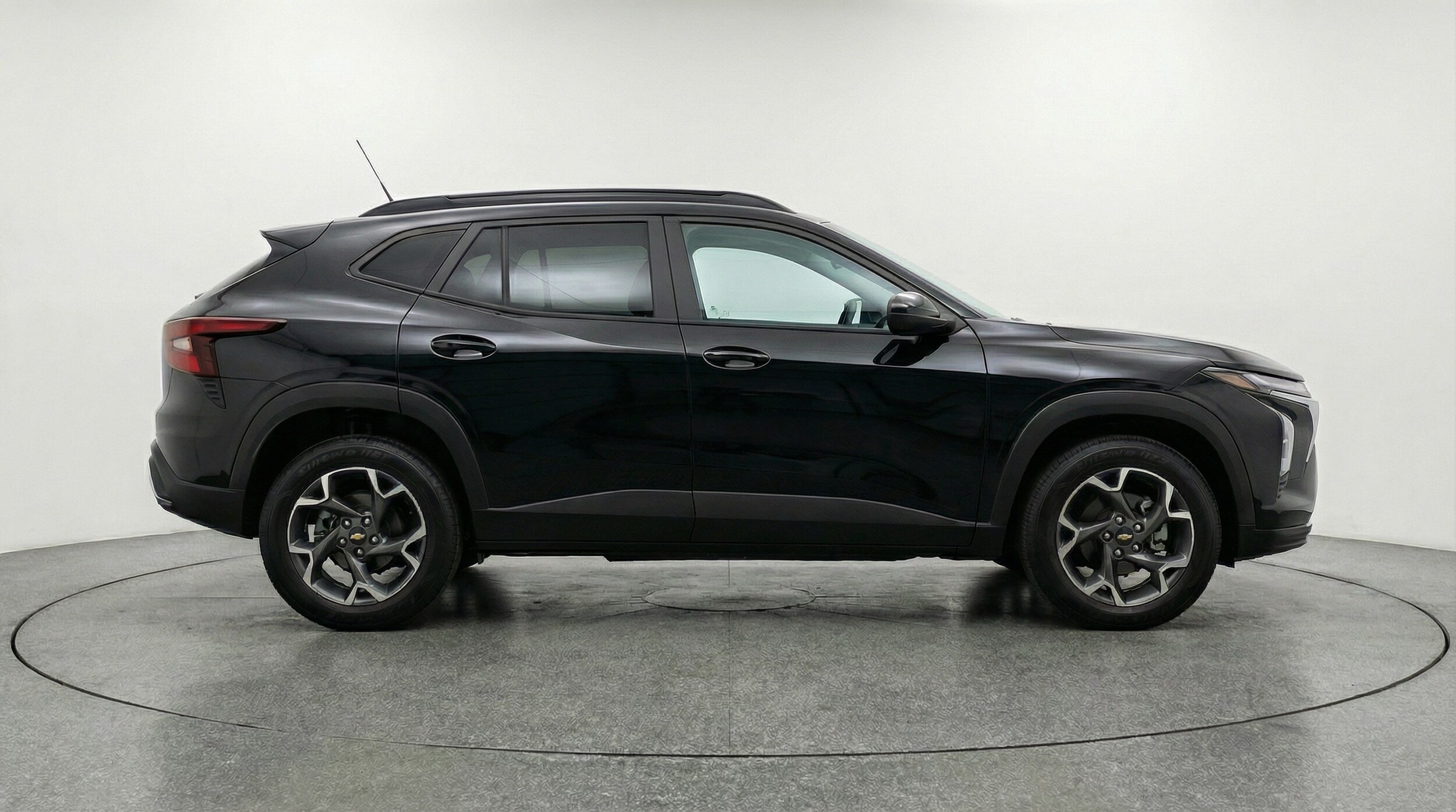 Thumbnail: 2025 Chevrolet Trax - 8