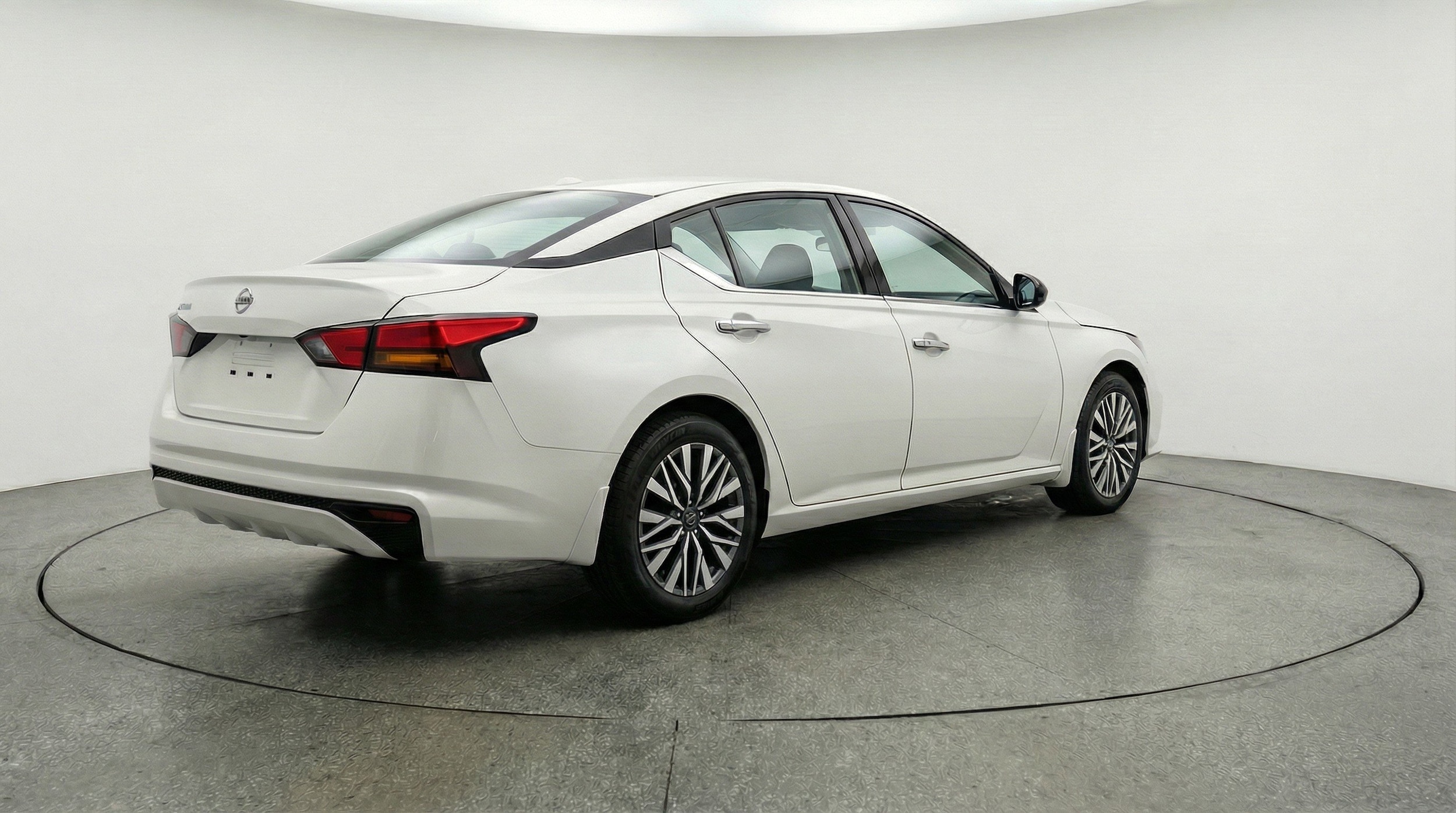 Thumbnail: 2025 Nissan Altima - 9