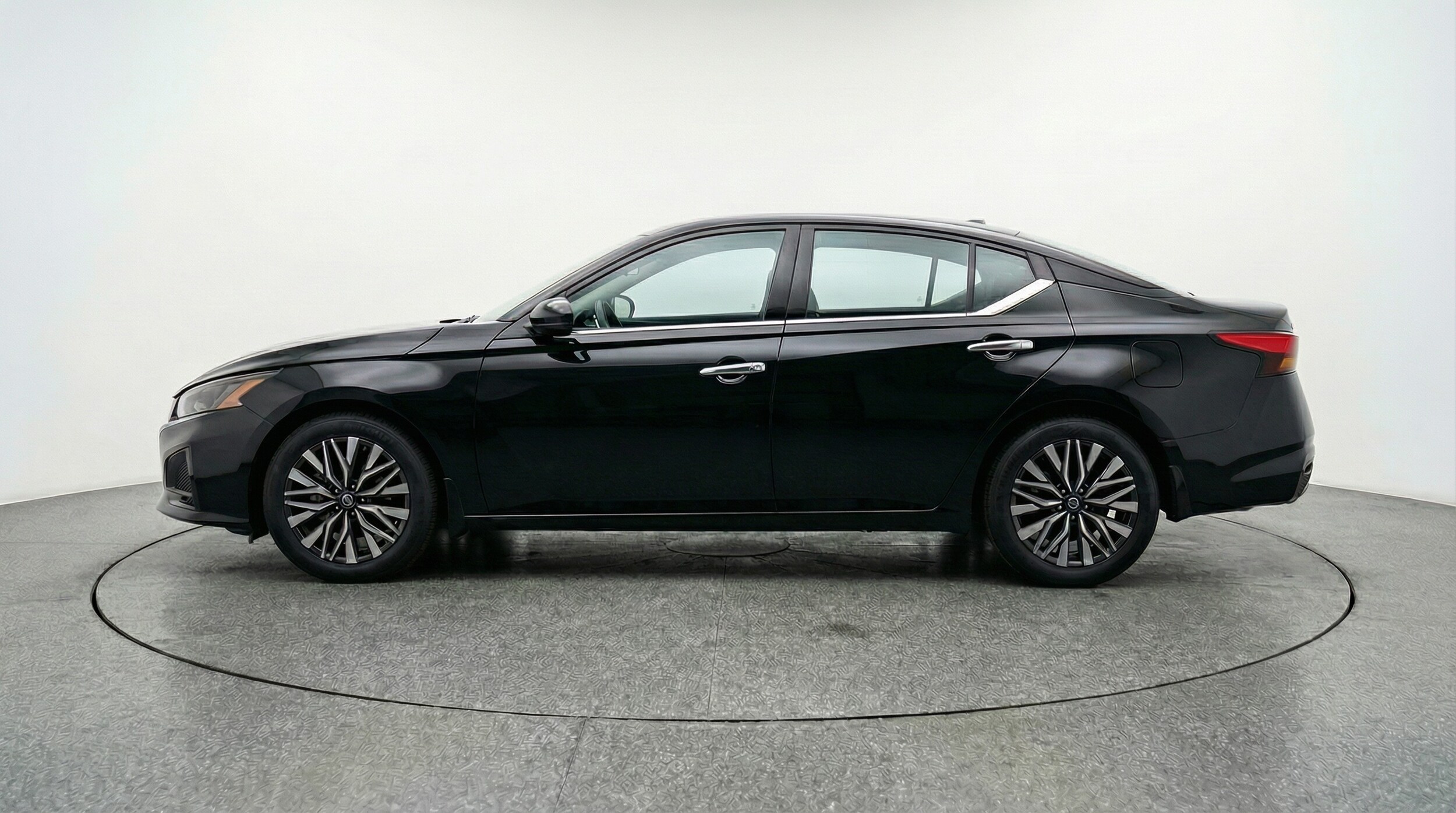 Thumbnail: 2025 Nissan Altima - 4