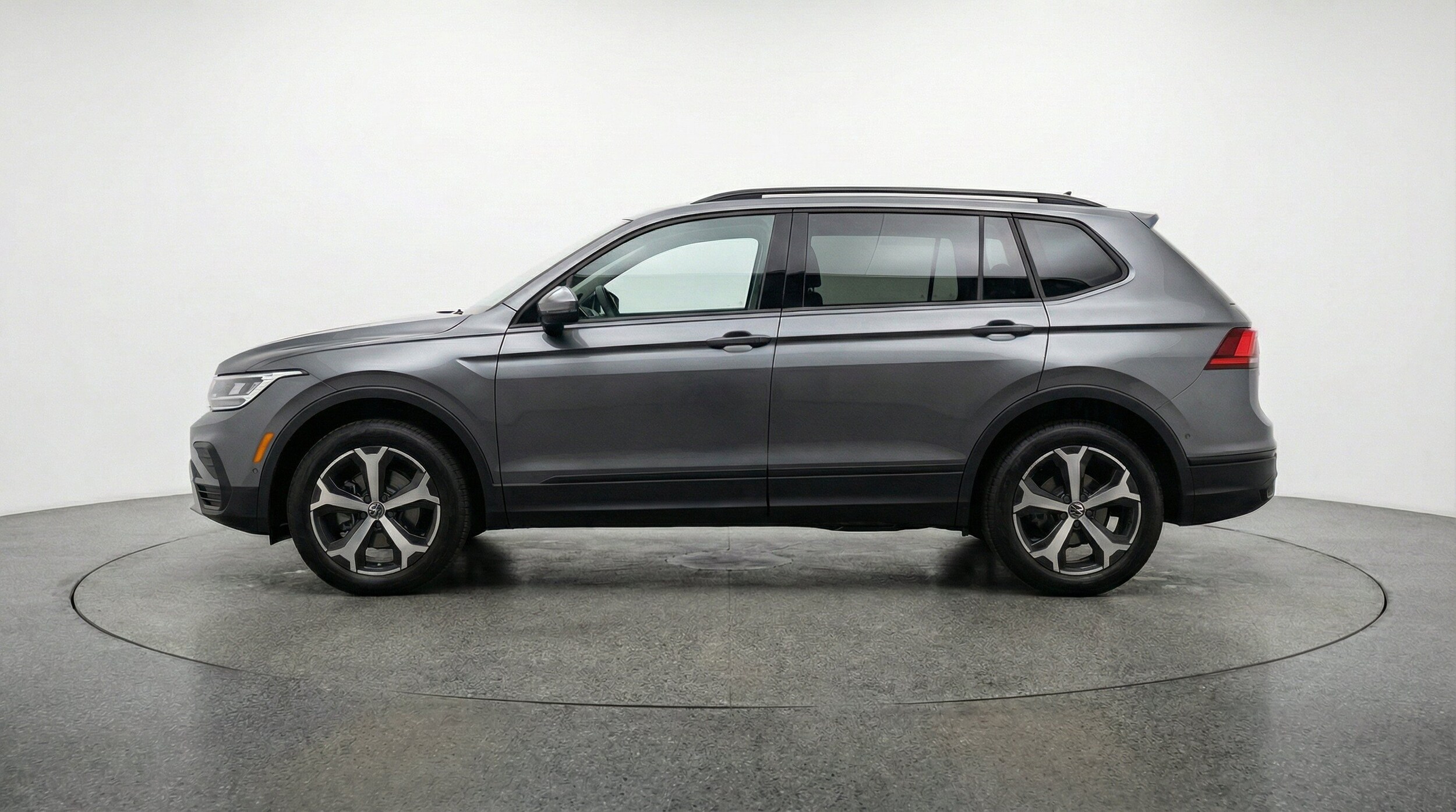 Thumbnail: 2026 Volkswagen Tiguan - 5