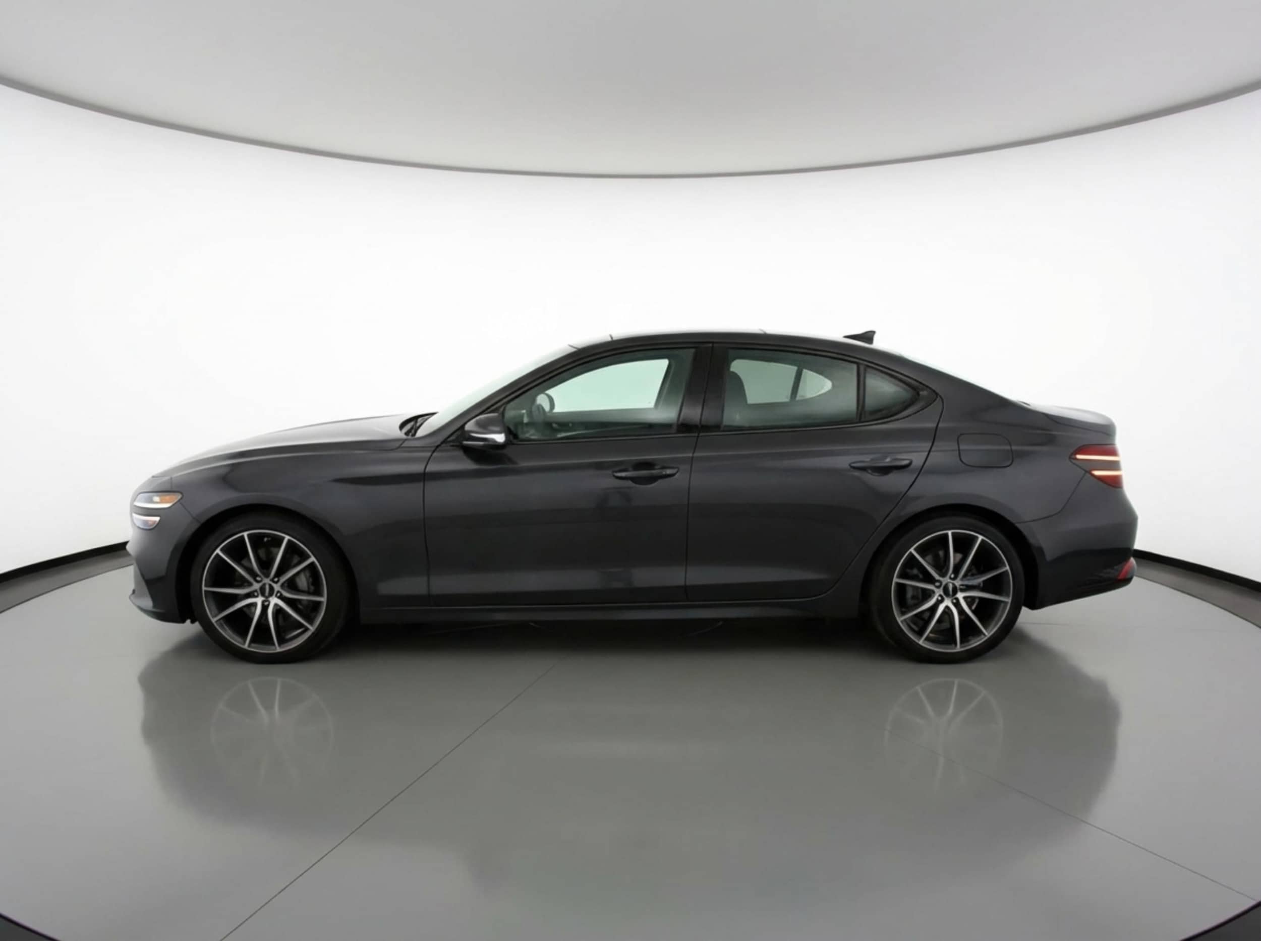 Thumbnail: 2025 Genesis G70 - 4