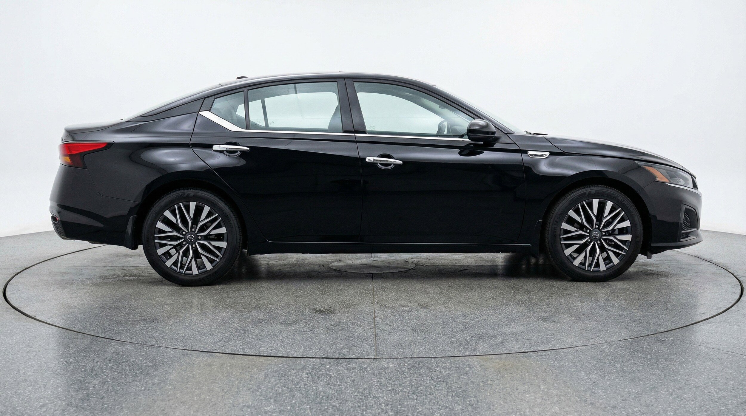 Thumbnail: 2025 Nissan Altima - 11