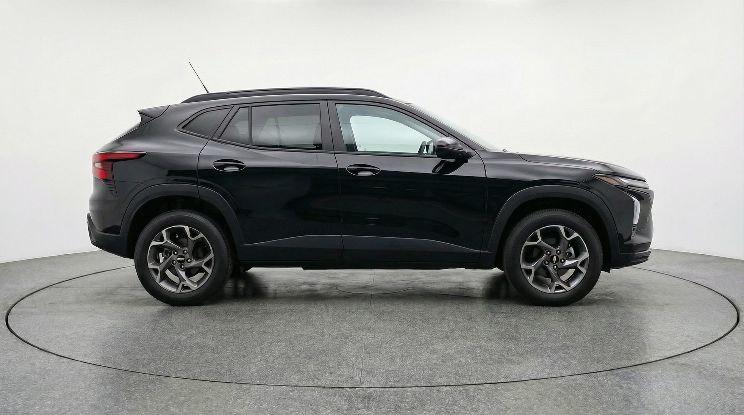 Thumbnail: 2025 Chevrolet Trax - 8