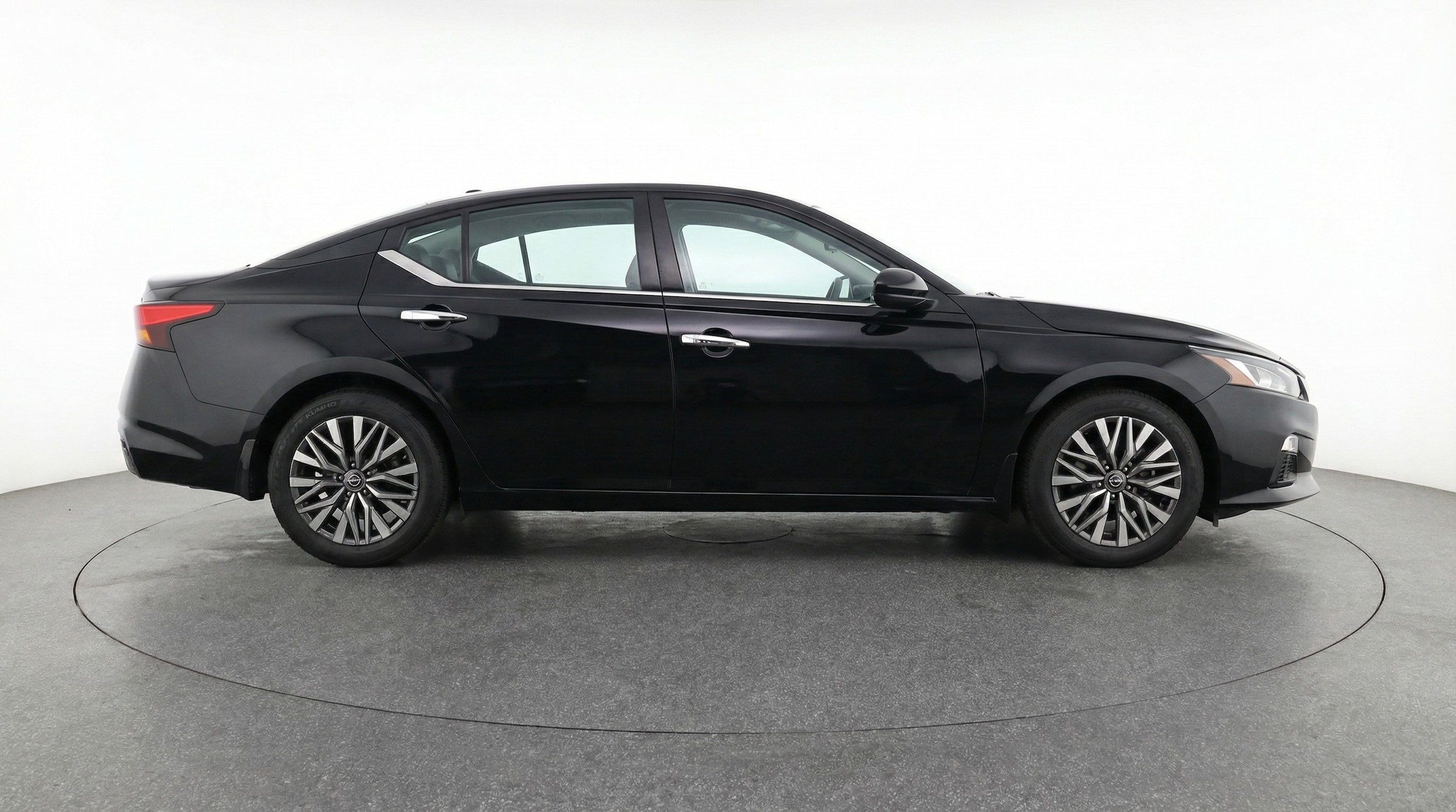 Thumbnail: 2025 Nissan Altima - 8