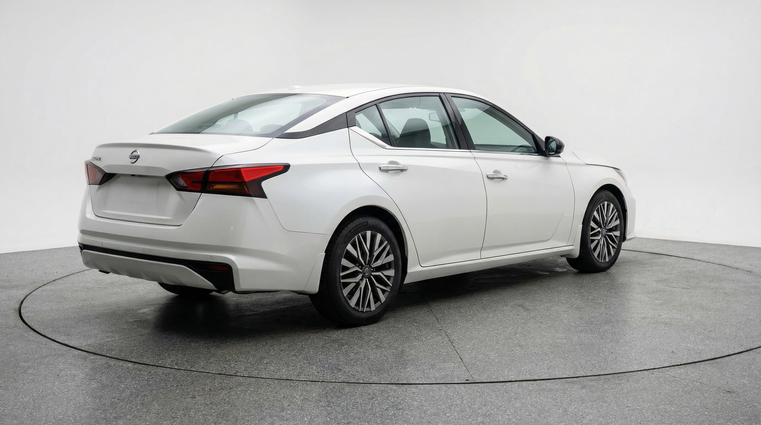Thumbnail: 2025 Nissan Altima - 9