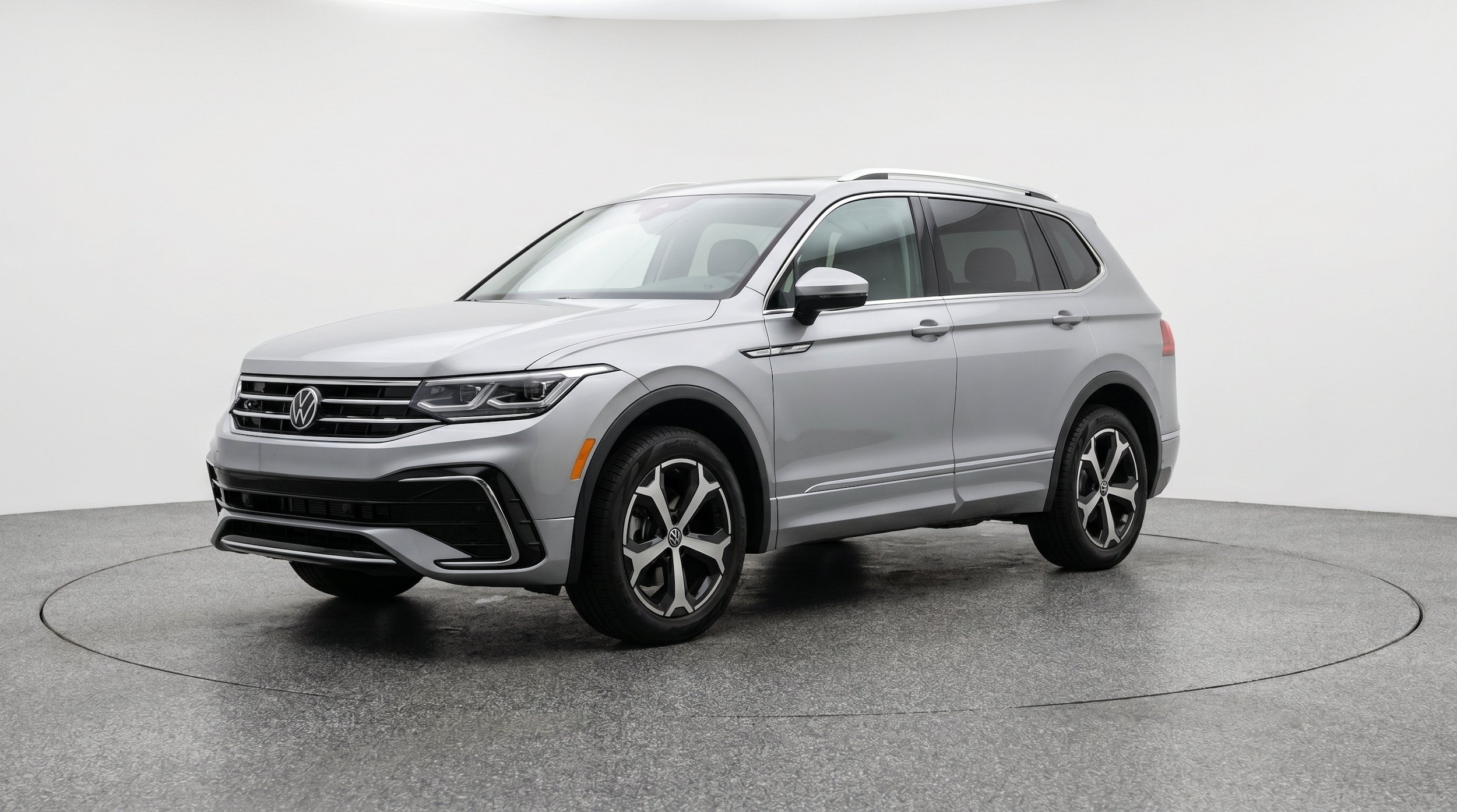 Thumbnail: 2026 Volkswagen Tiguan - 3