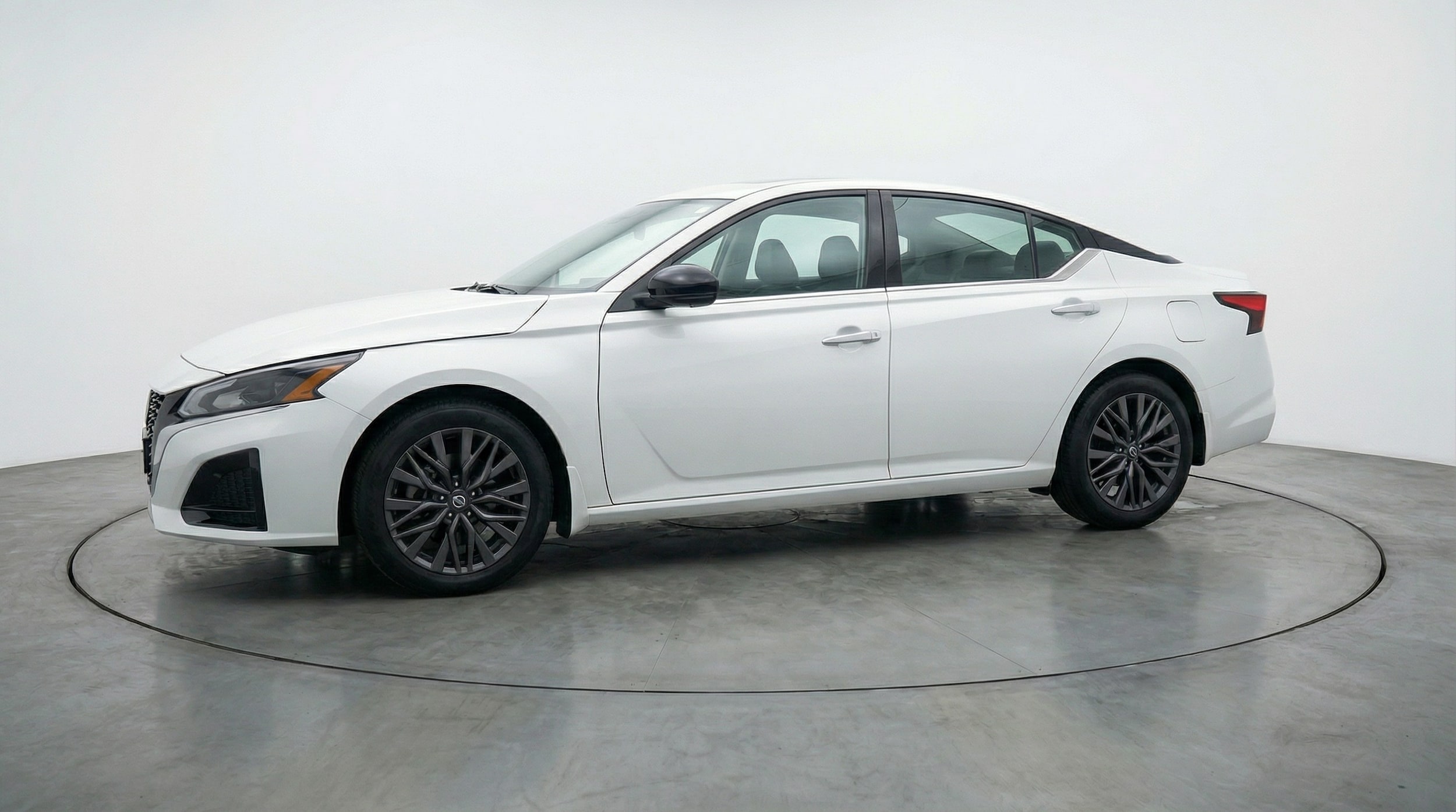 Thumbnail: 2025 Nissan Altima - 3