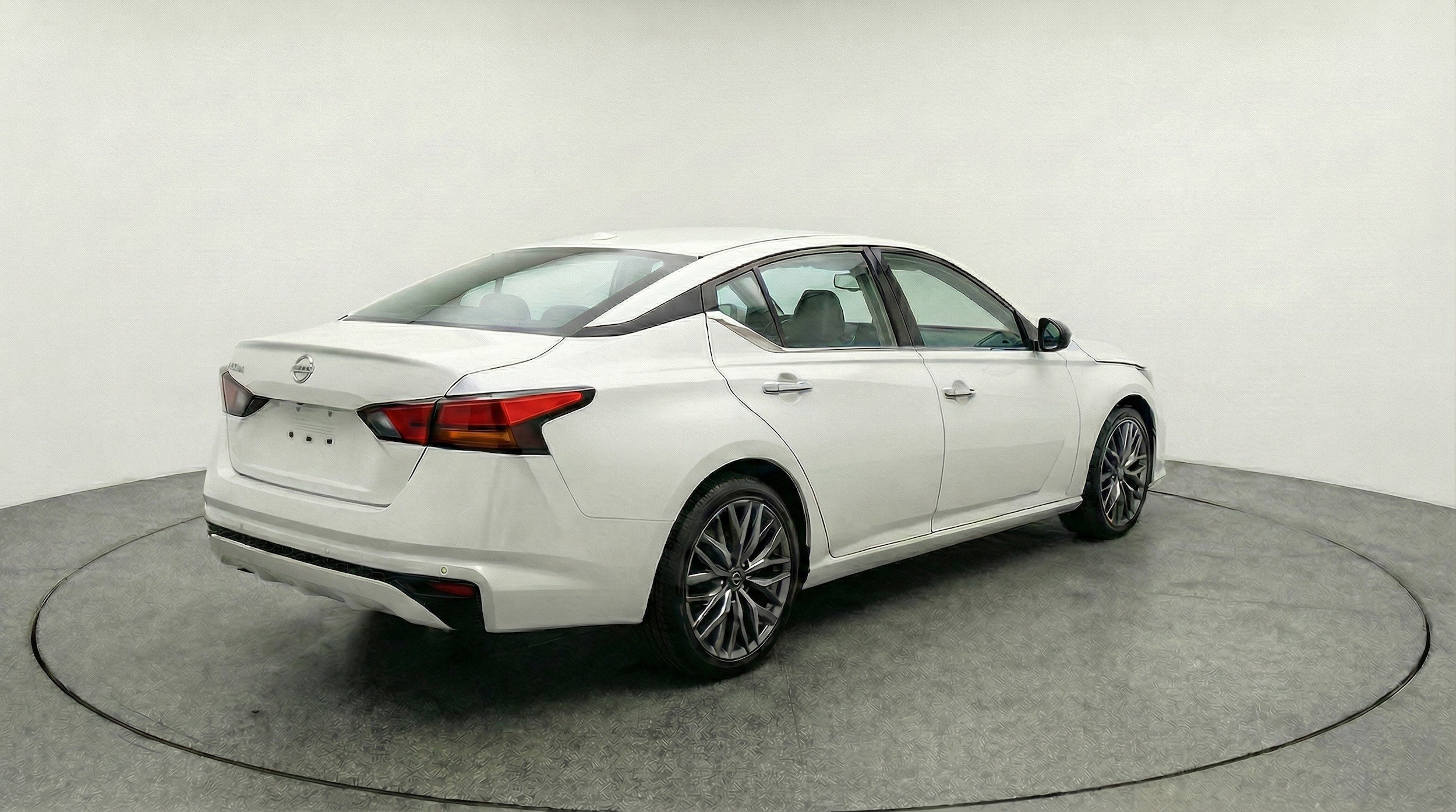 Thumbnail: 2025 Nissan Altima - 9