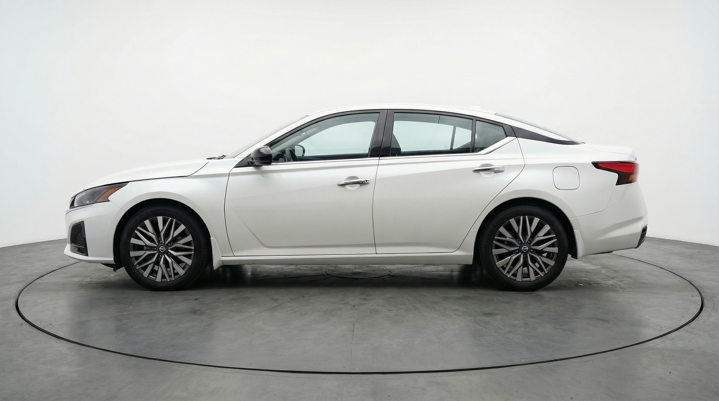 Thumbnail: 2025 Nissan Altima - 4