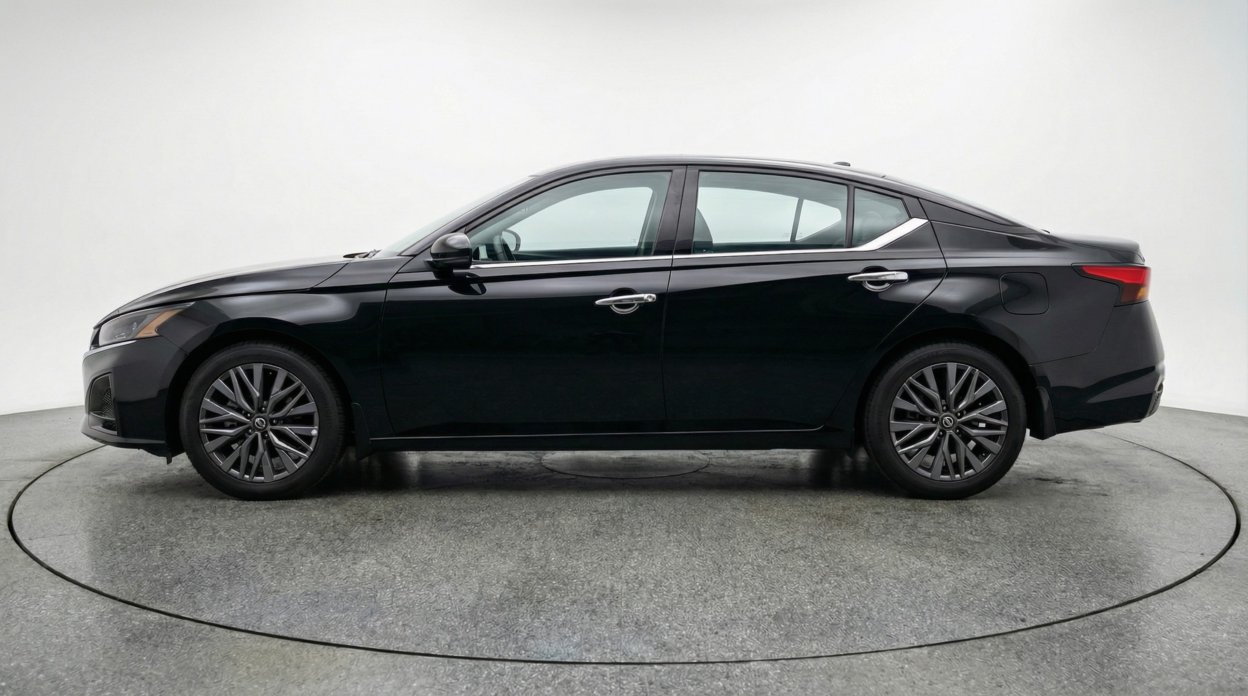 Thumbnail: 2025 Nissan Altima - 4