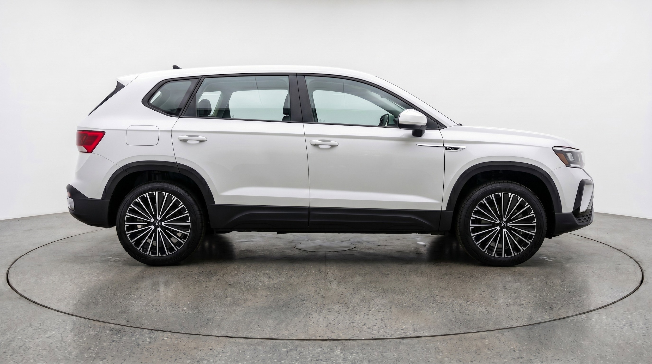 Thumbnail: 2025 Volkswagen Taos - 11