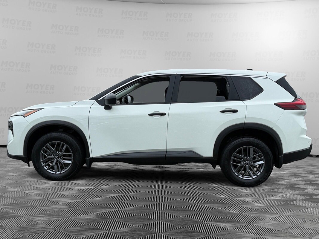 2024 Nissan Rogue S photo 2