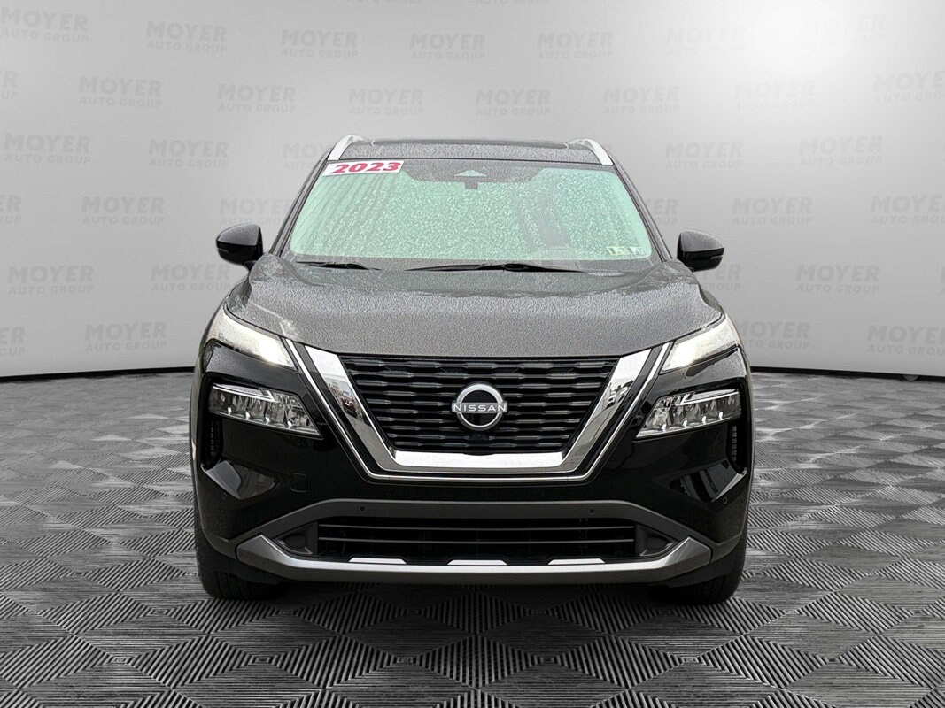 2023 Nissan Rogue SL photo 2