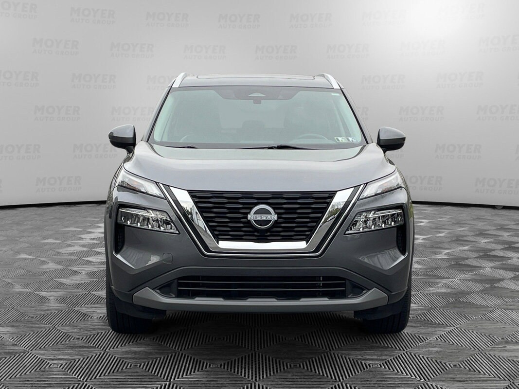 2022 Nissan Rogue SV photo 3