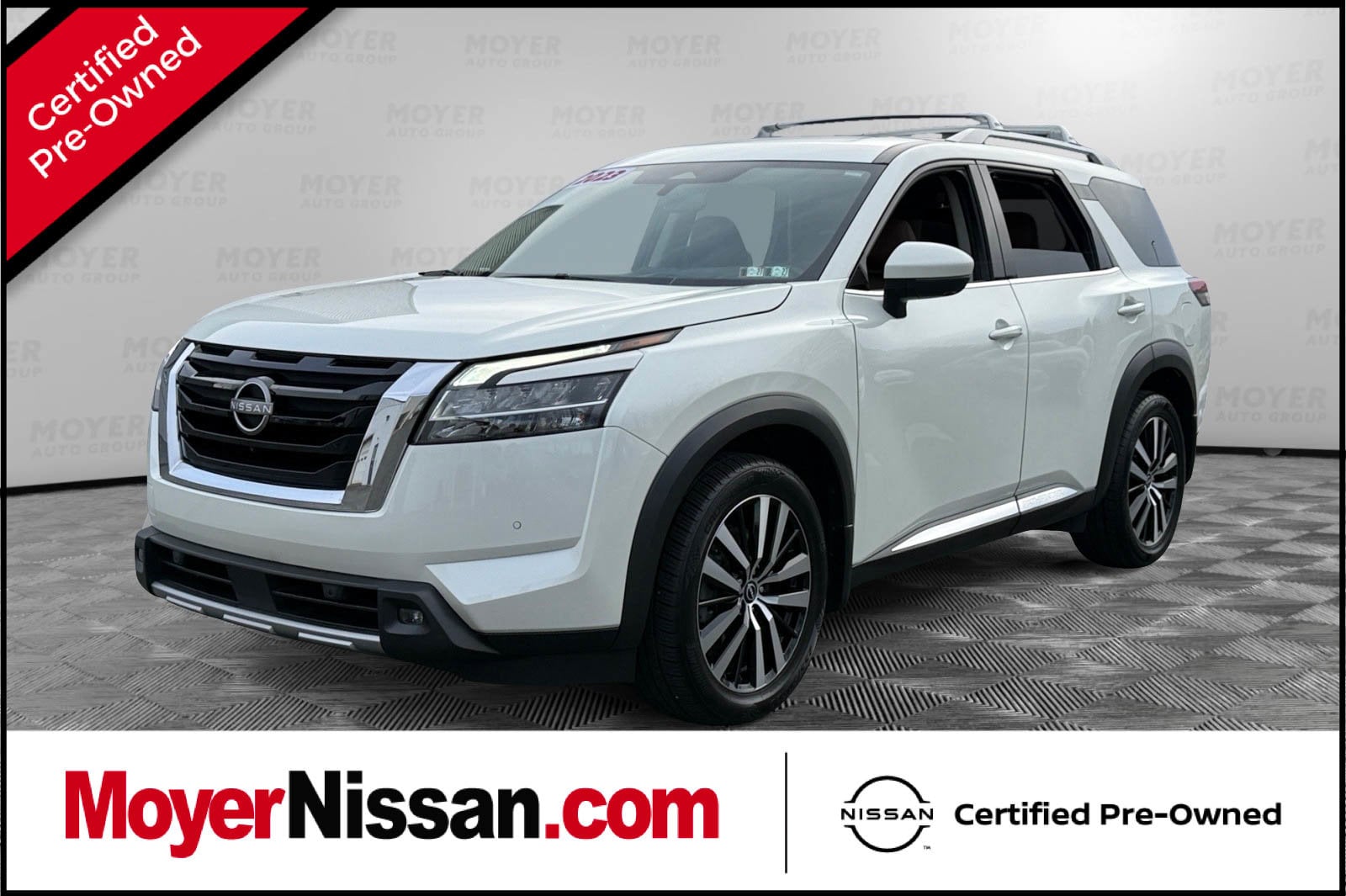 2023 Nissan Pathfinder Platinum's photo