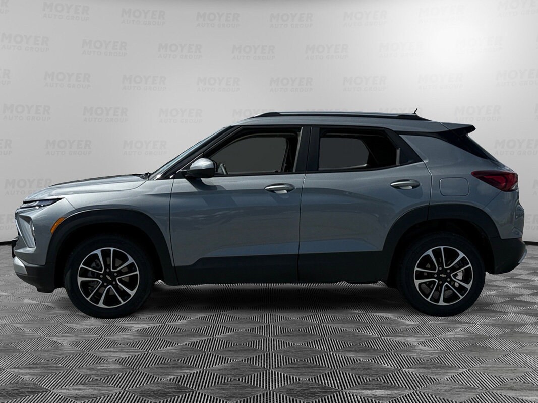 2025 Chevrolet Trailblazer LT photo 2