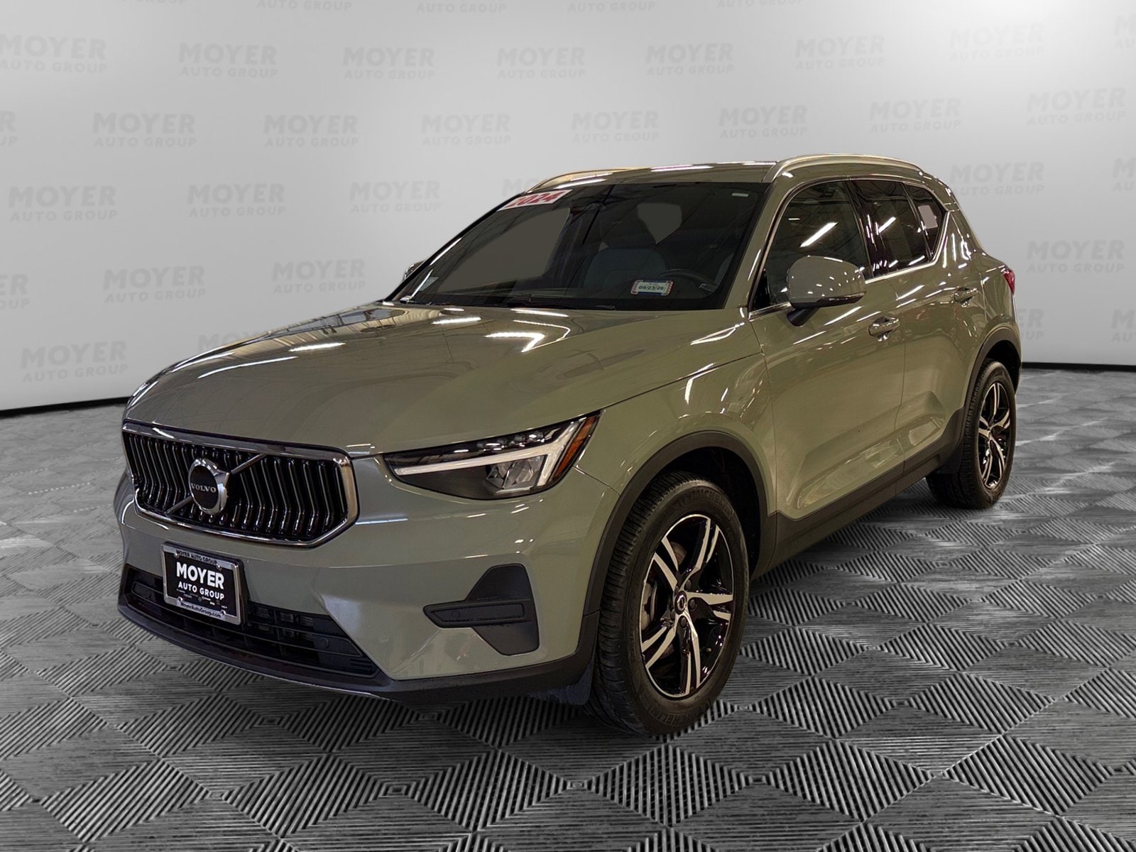 2024 Volvo XC40 B5 Core Dark AWD's photo