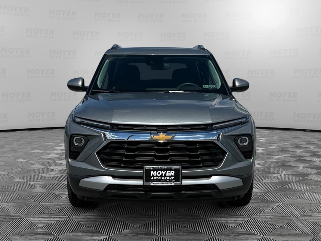 2025 Chevrolet Trailblazer LT photo 3