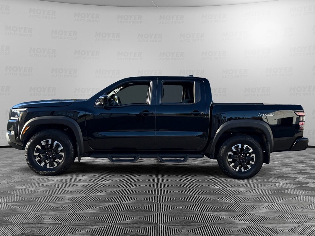 2024 Nissan Frontier PRO-4X Crew Cab photo 2
