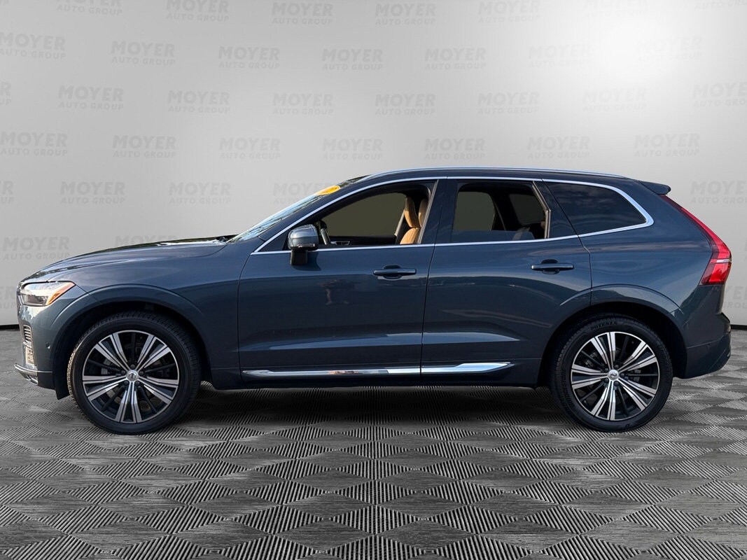 2022 Volvo XC60 B5 Inscription photo 2