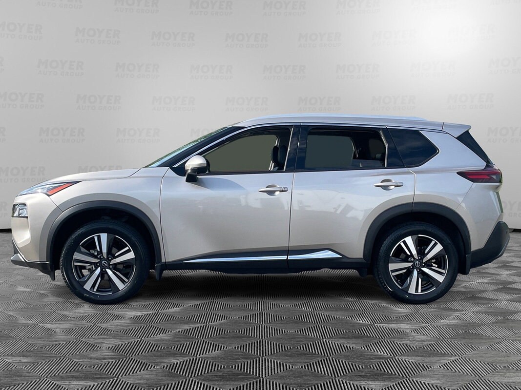 2022 Nissan Rogue SL photo 2