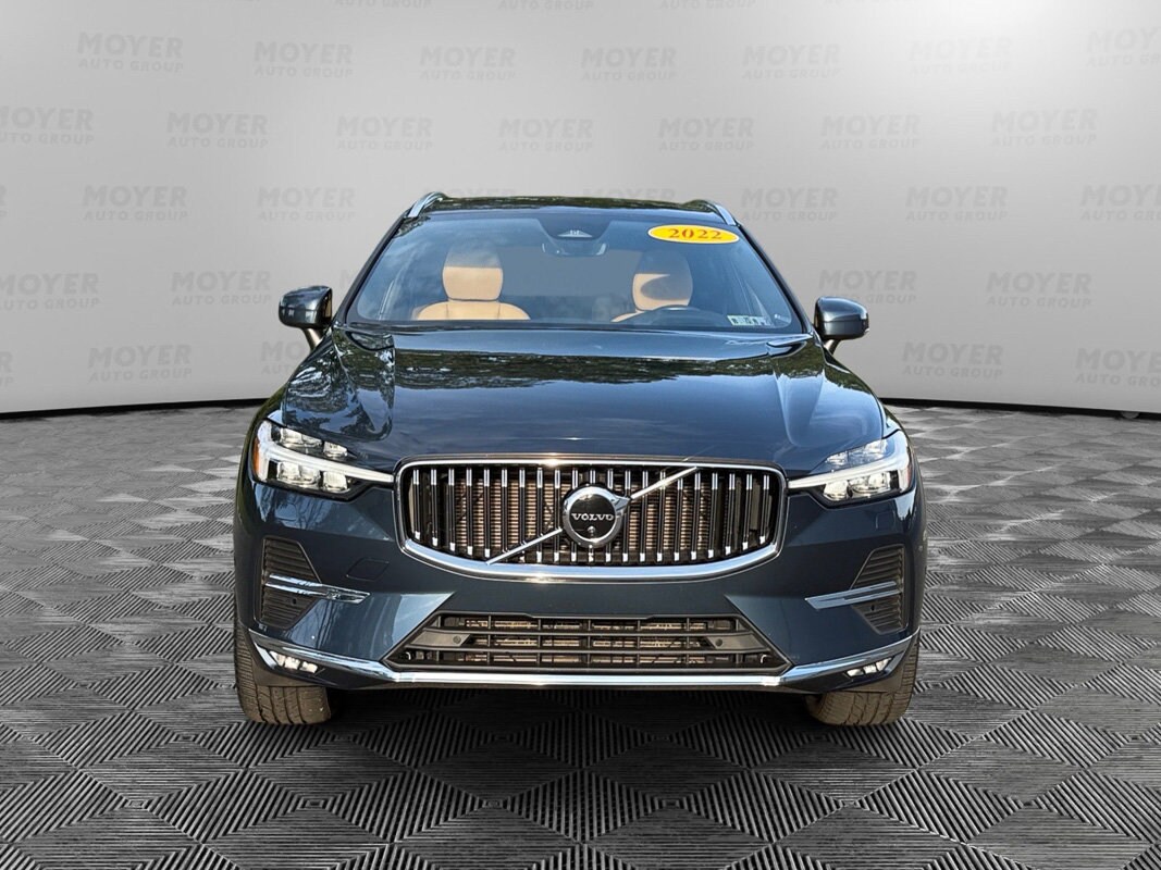 2022 Volvo XC60 B5 Inscription photo 3